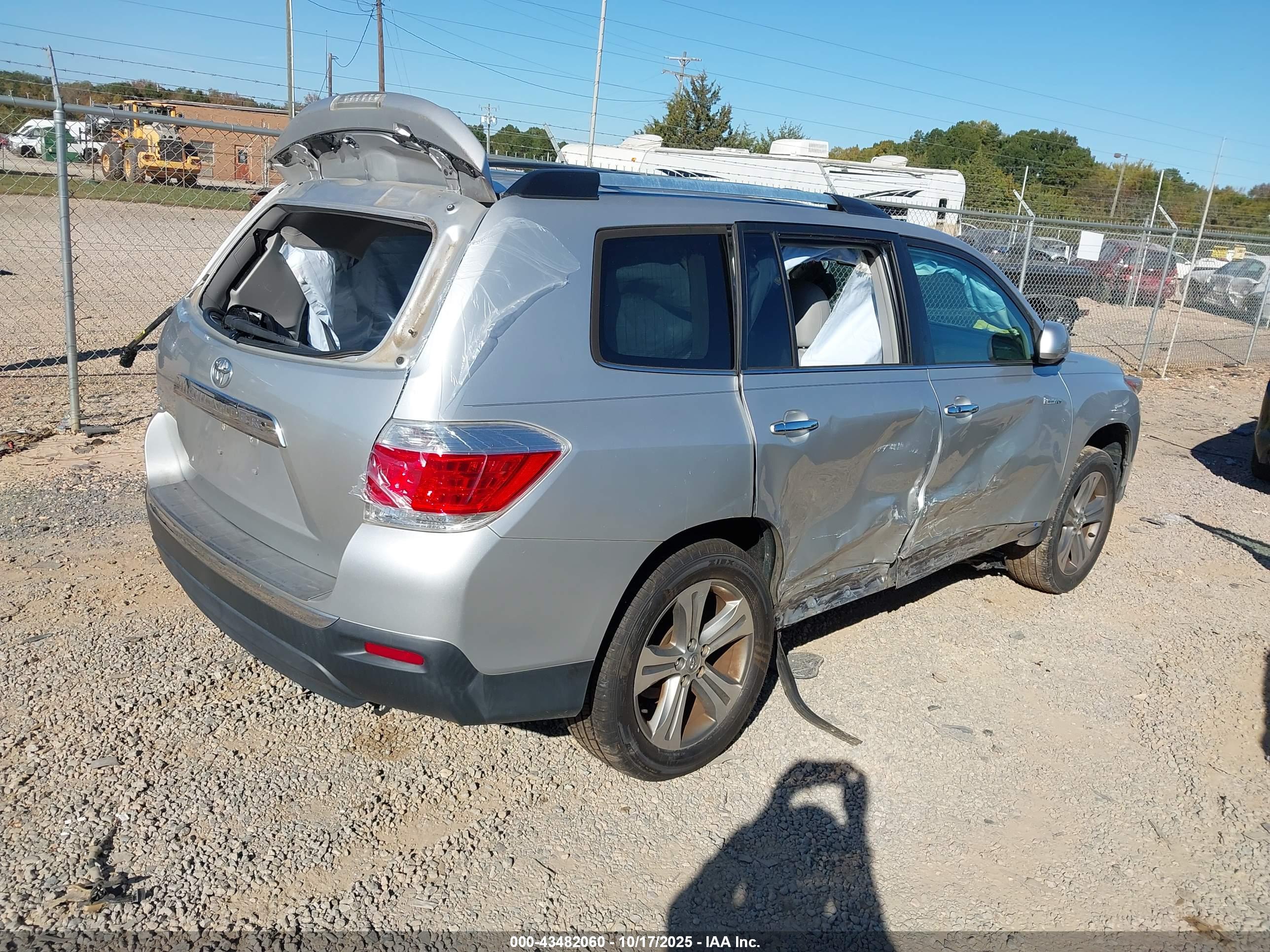 TOYOTA HIGHLANDER image 4