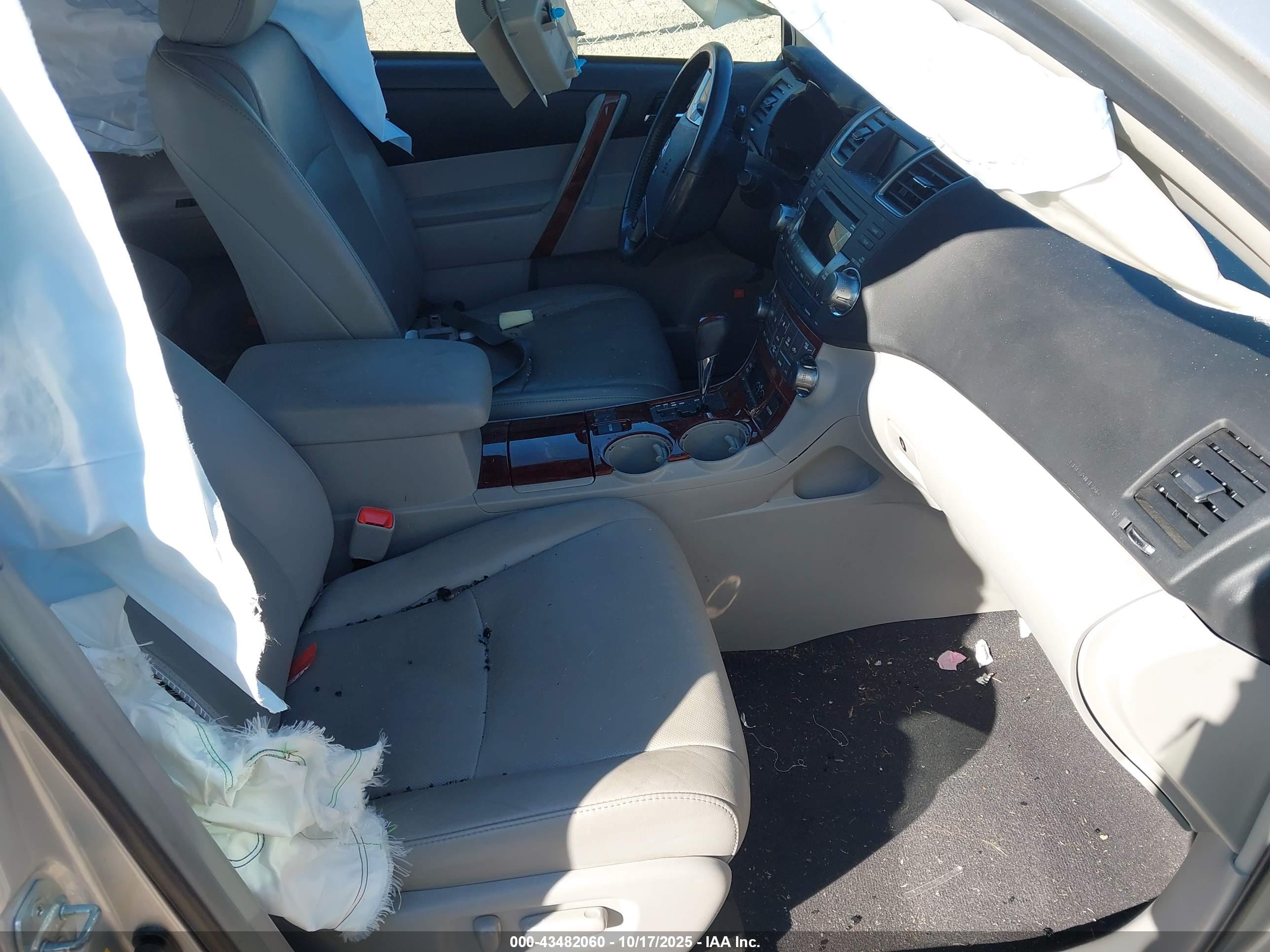 TOYOTA HIGHLANDER image 5