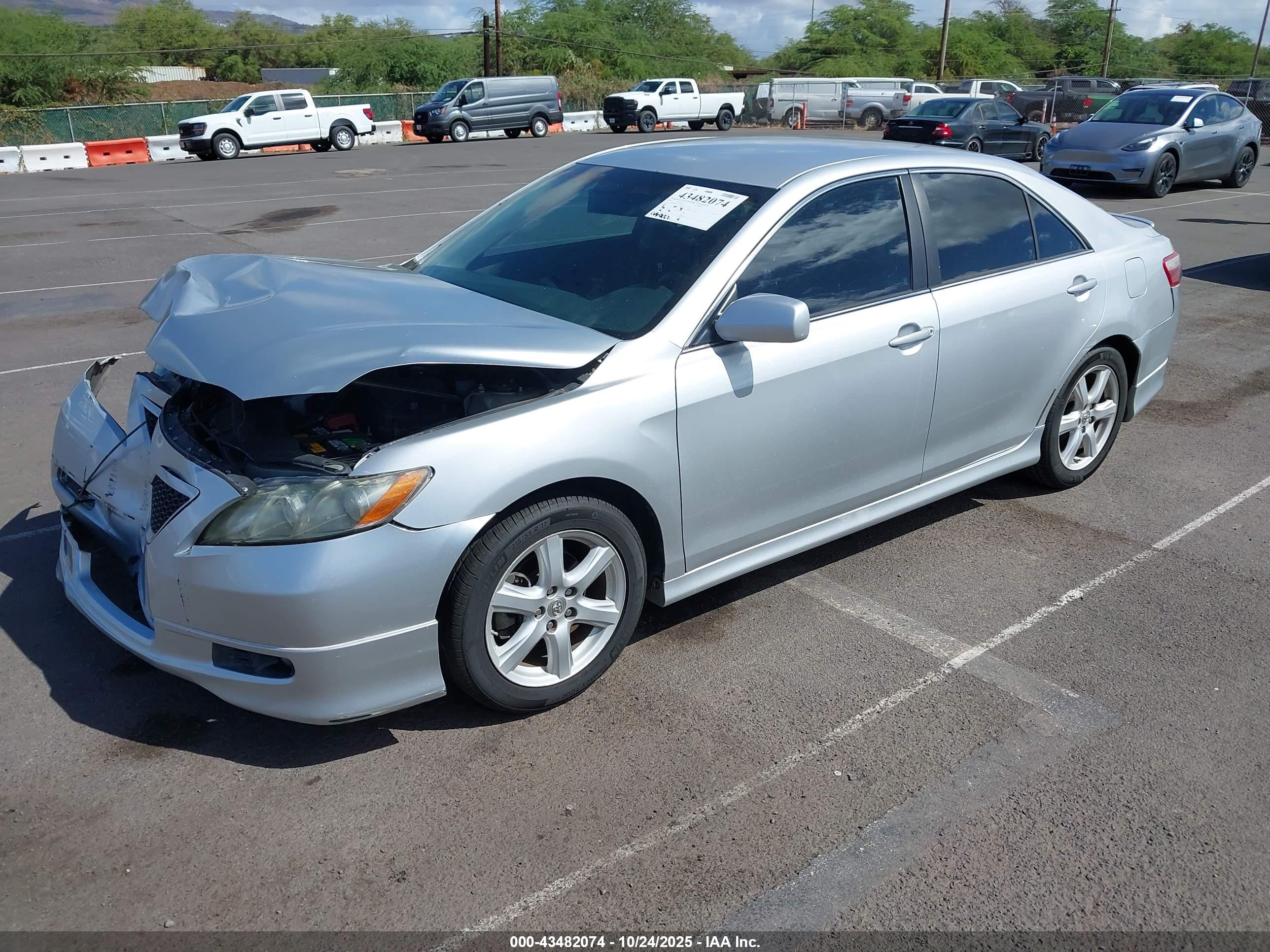 TOYOTA CAMRY image 2