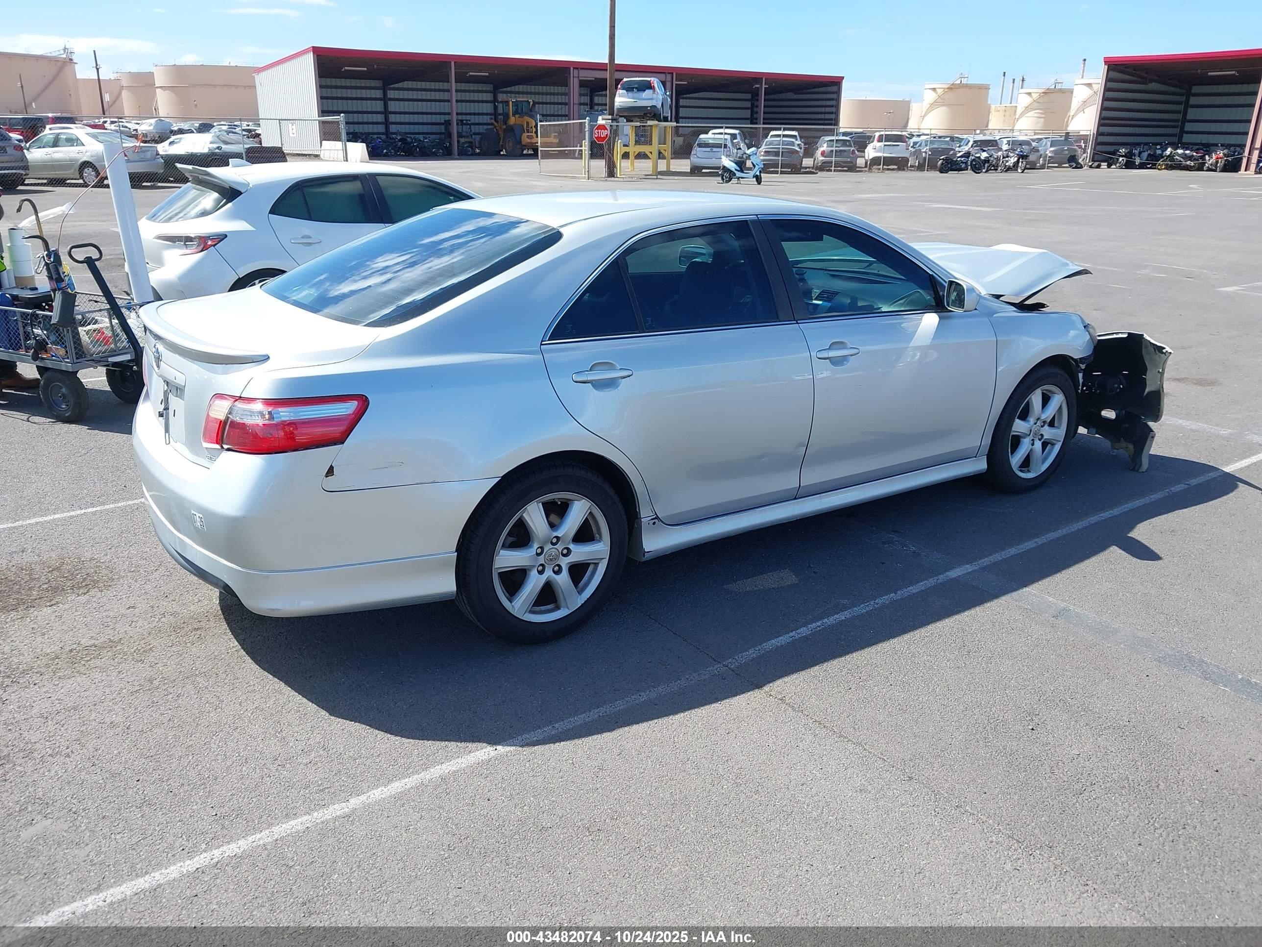 TOYOTA CAMRY image 4