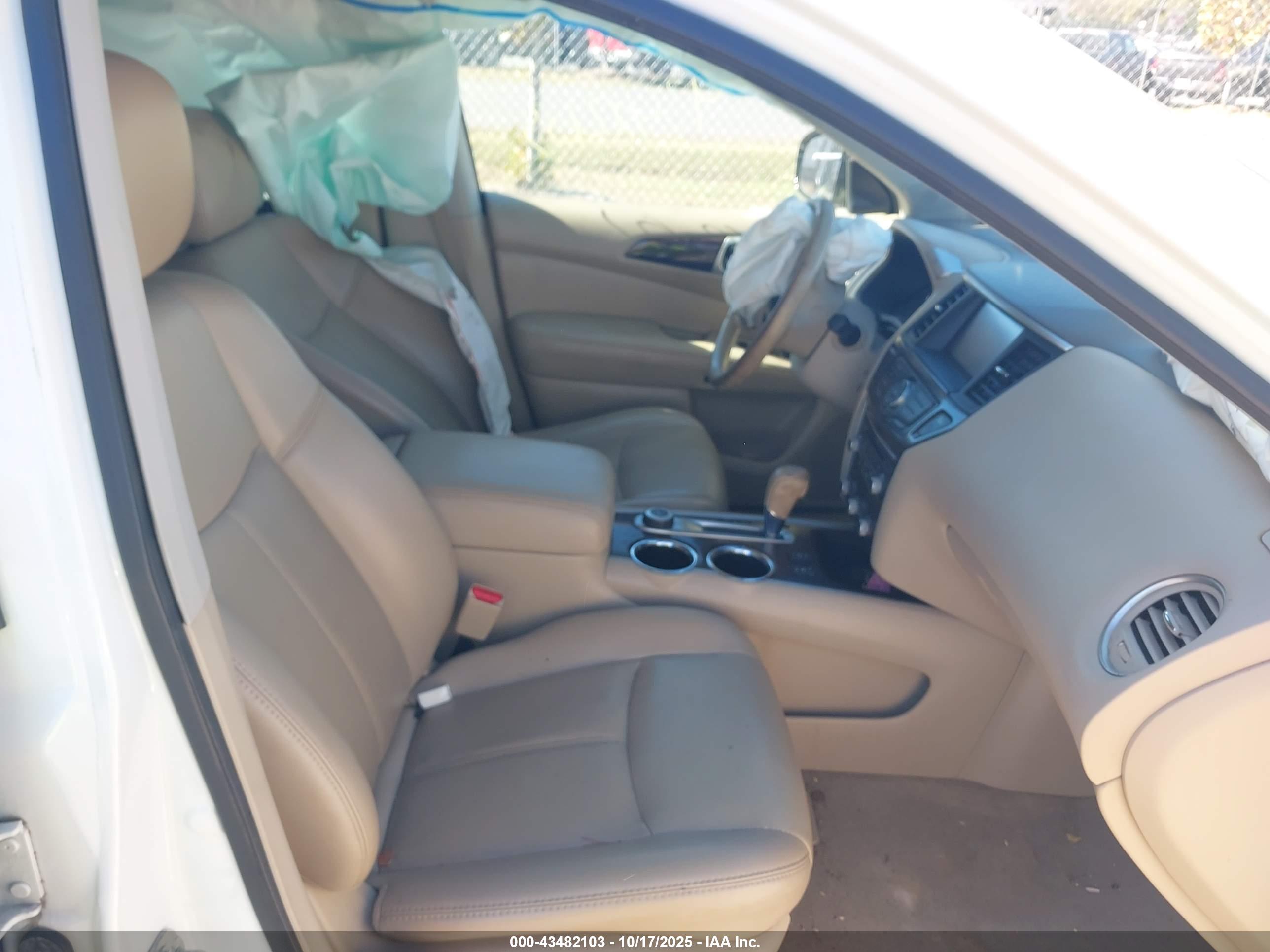 NISSAN PATHFINDER image 5