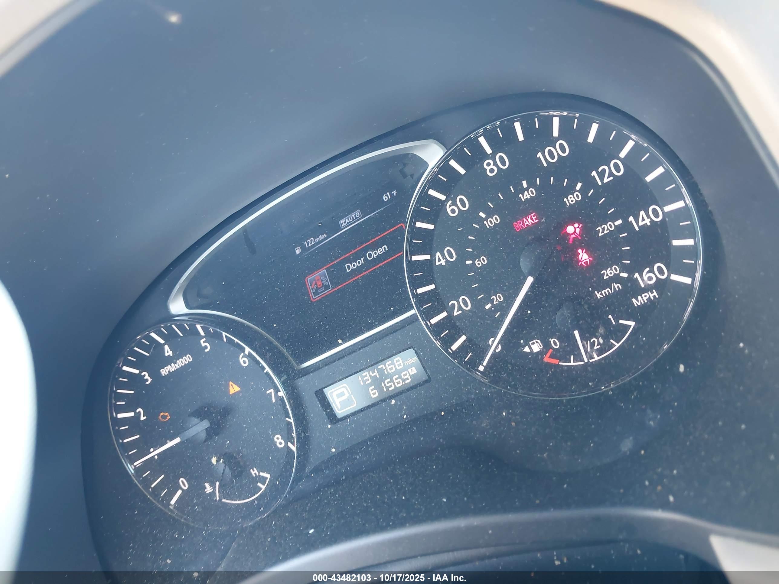 NISSAN PATHFINDER image 7