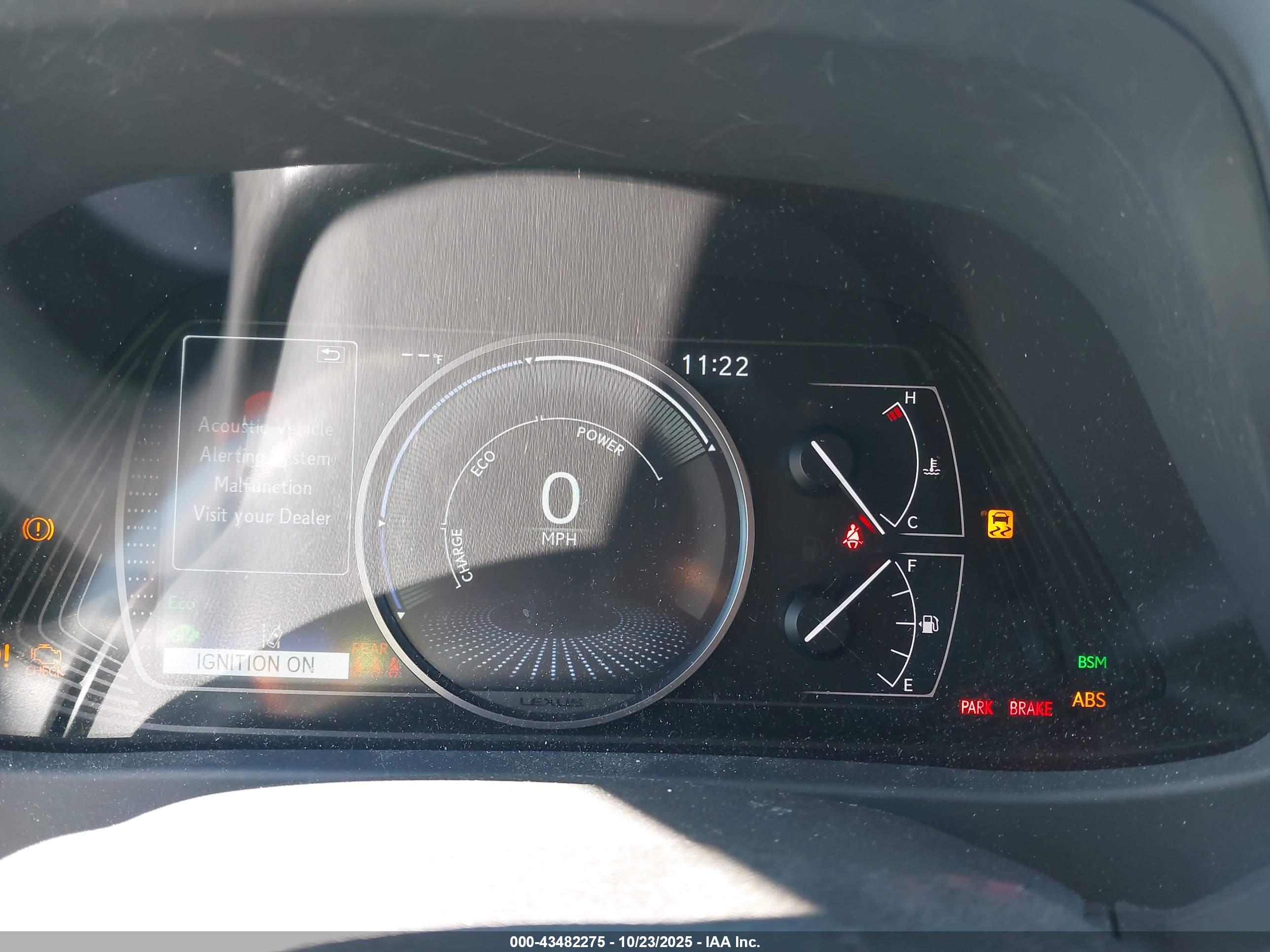 LEXUS UX image 7