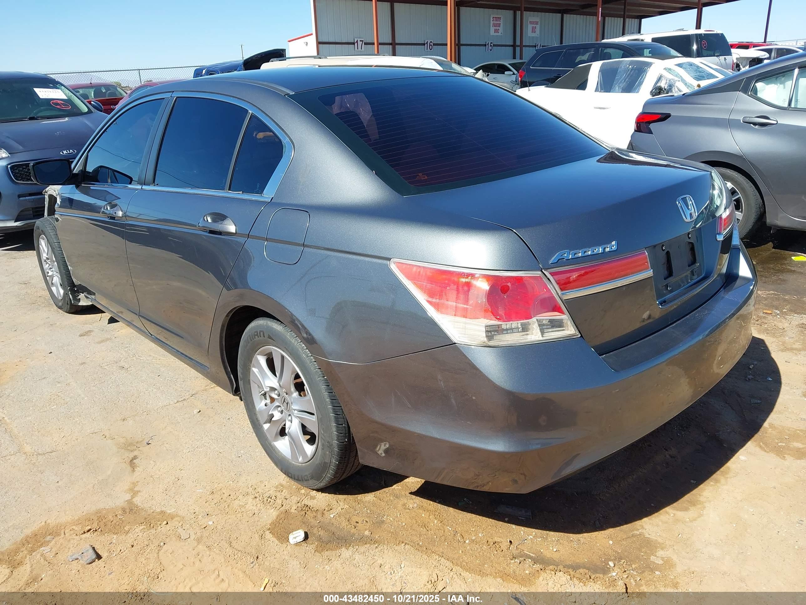 HONDA ACCORD image 3