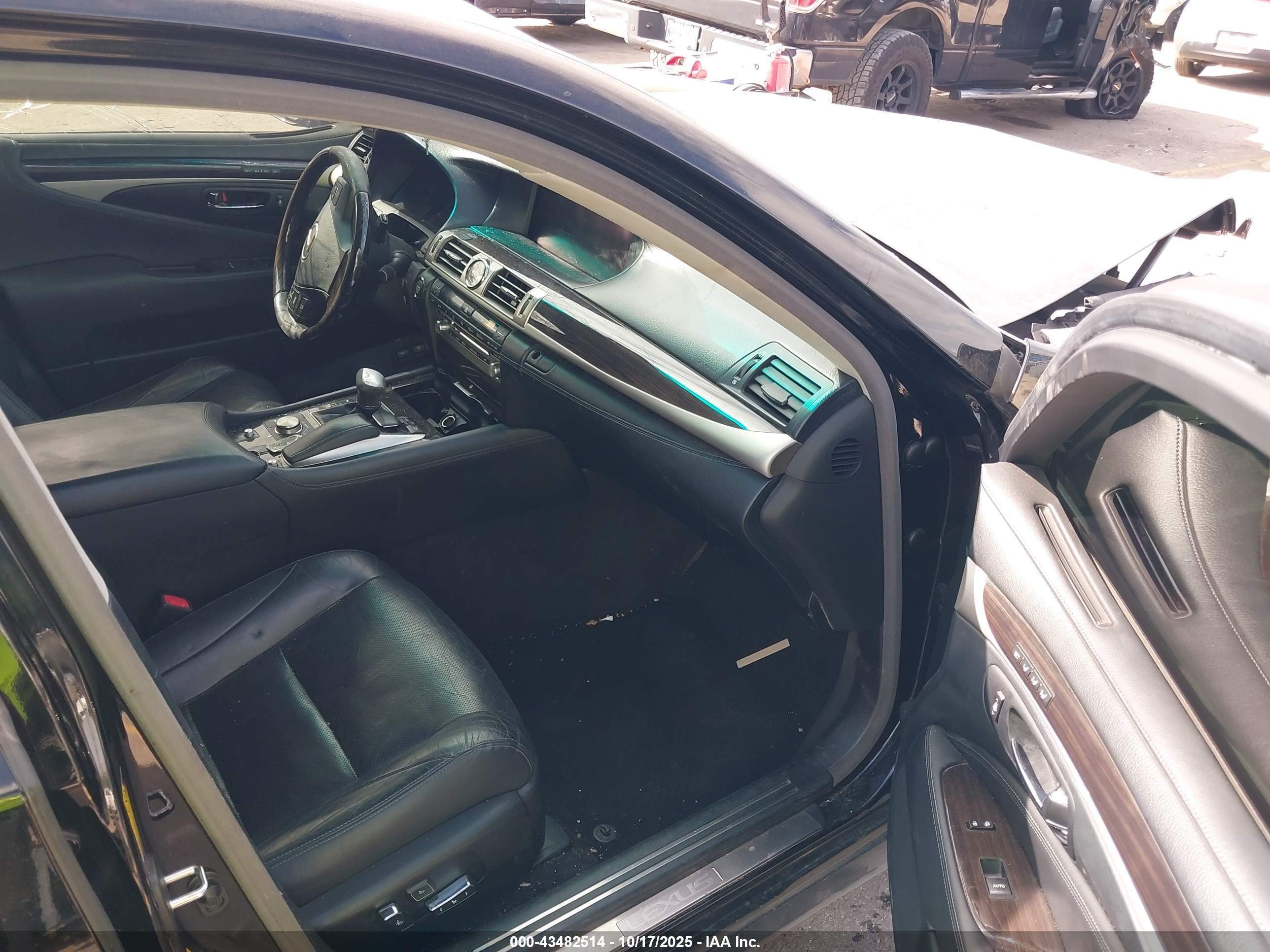 LEXUS LS image 5