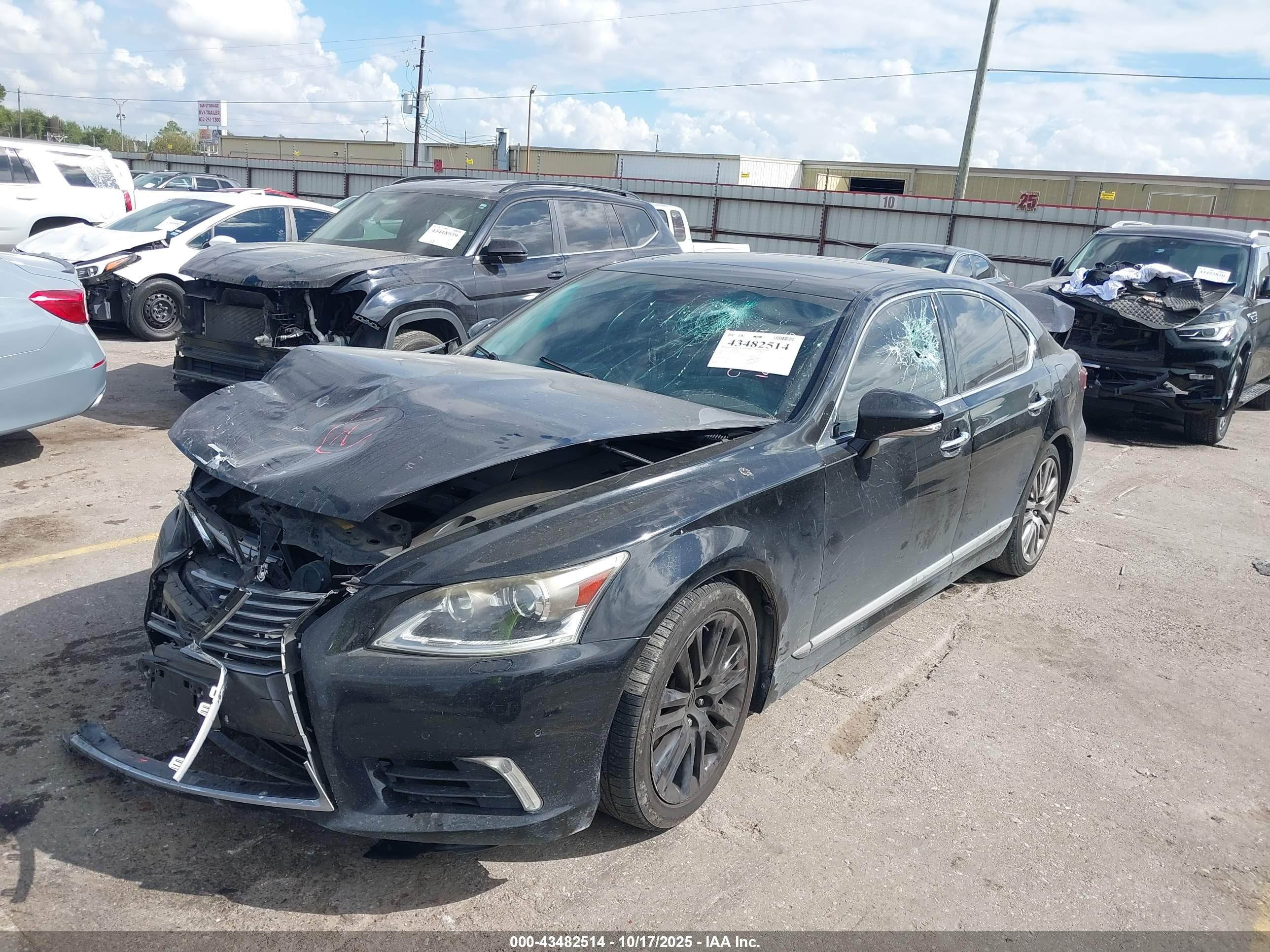 LEXUS LS image 6