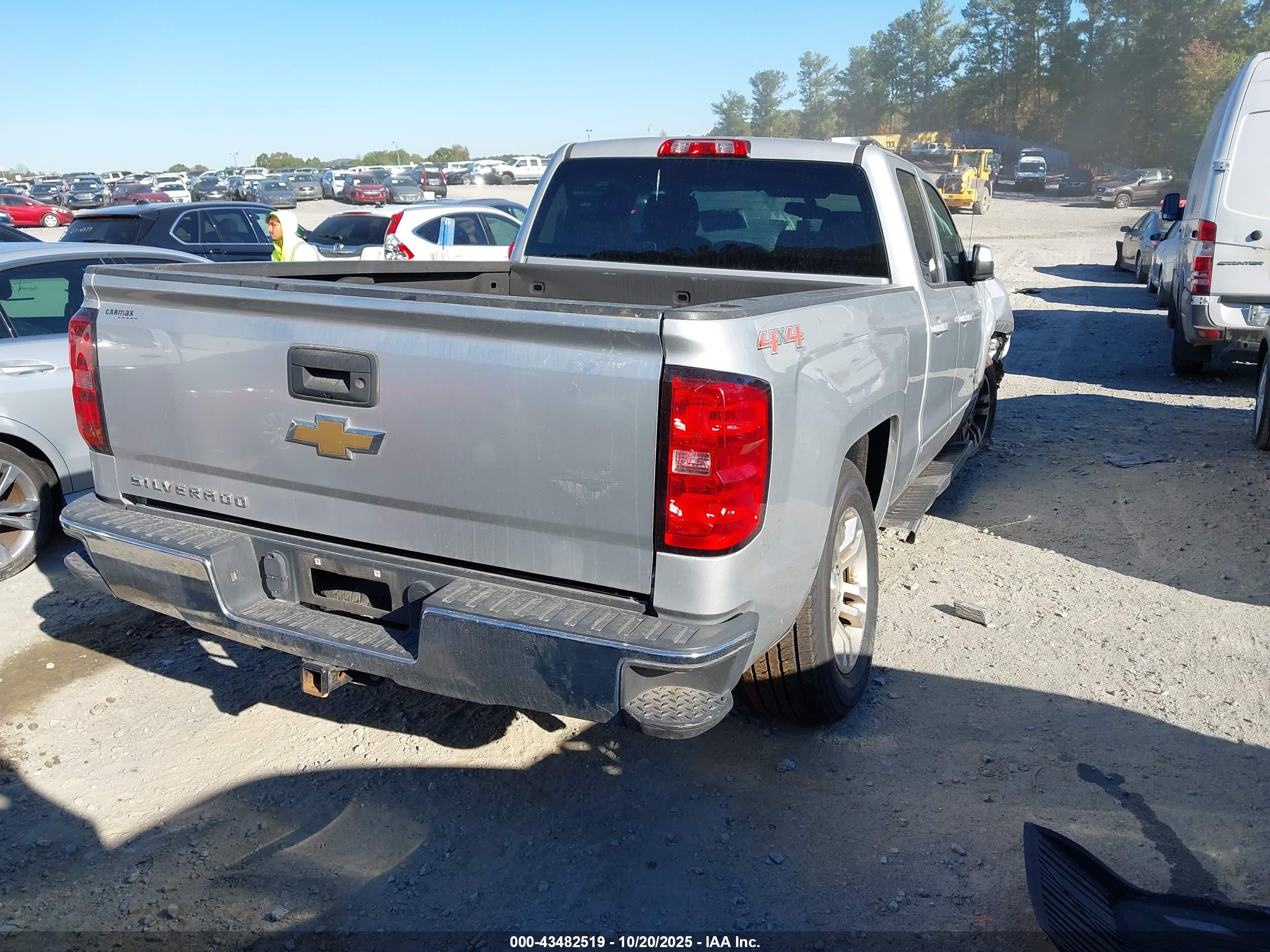 CHEVROLET SILVERADO image 4
