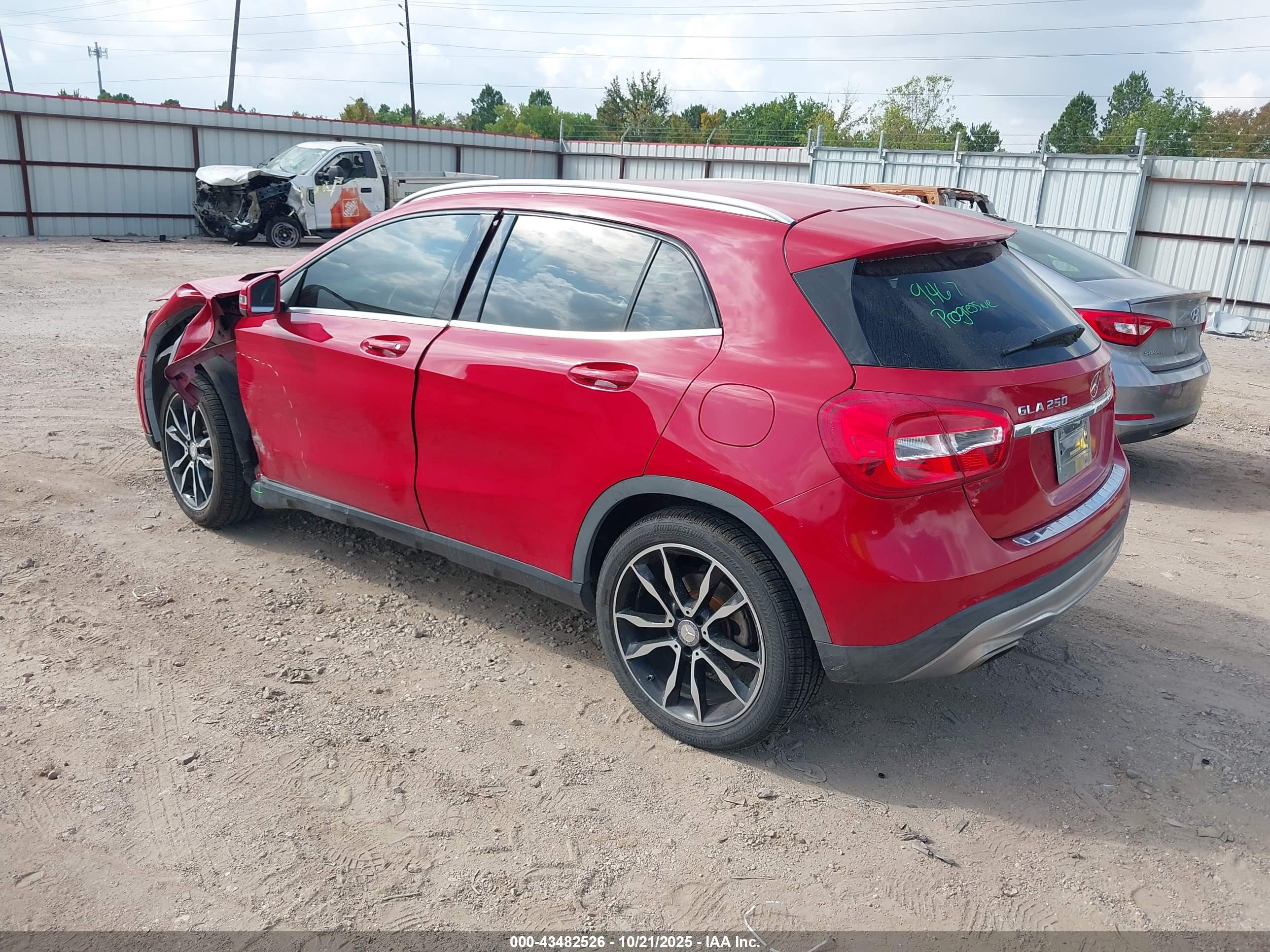 MERCEDES-BENZ GLA image 3