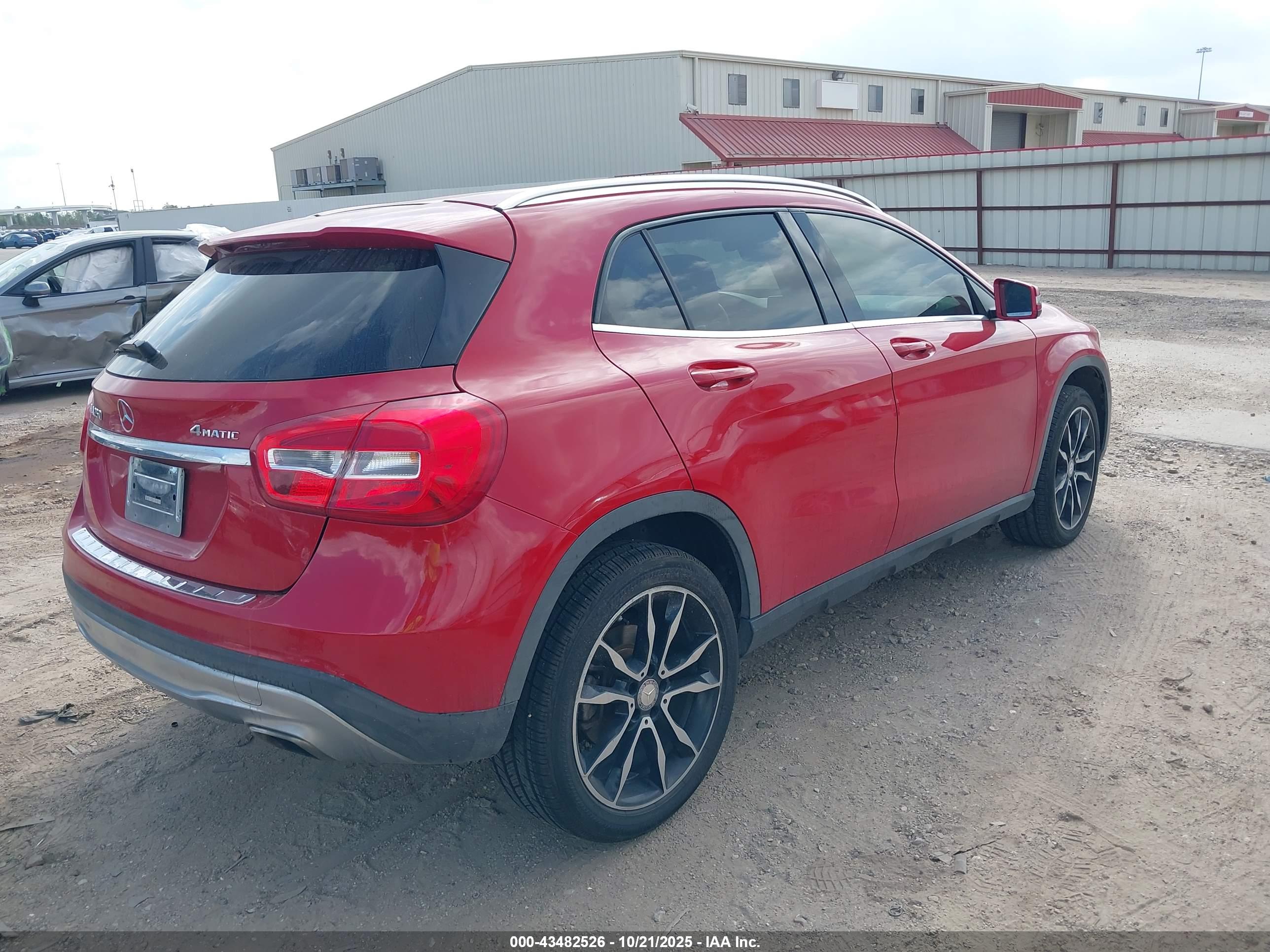 MERCEDES-BENZ GLA image 4