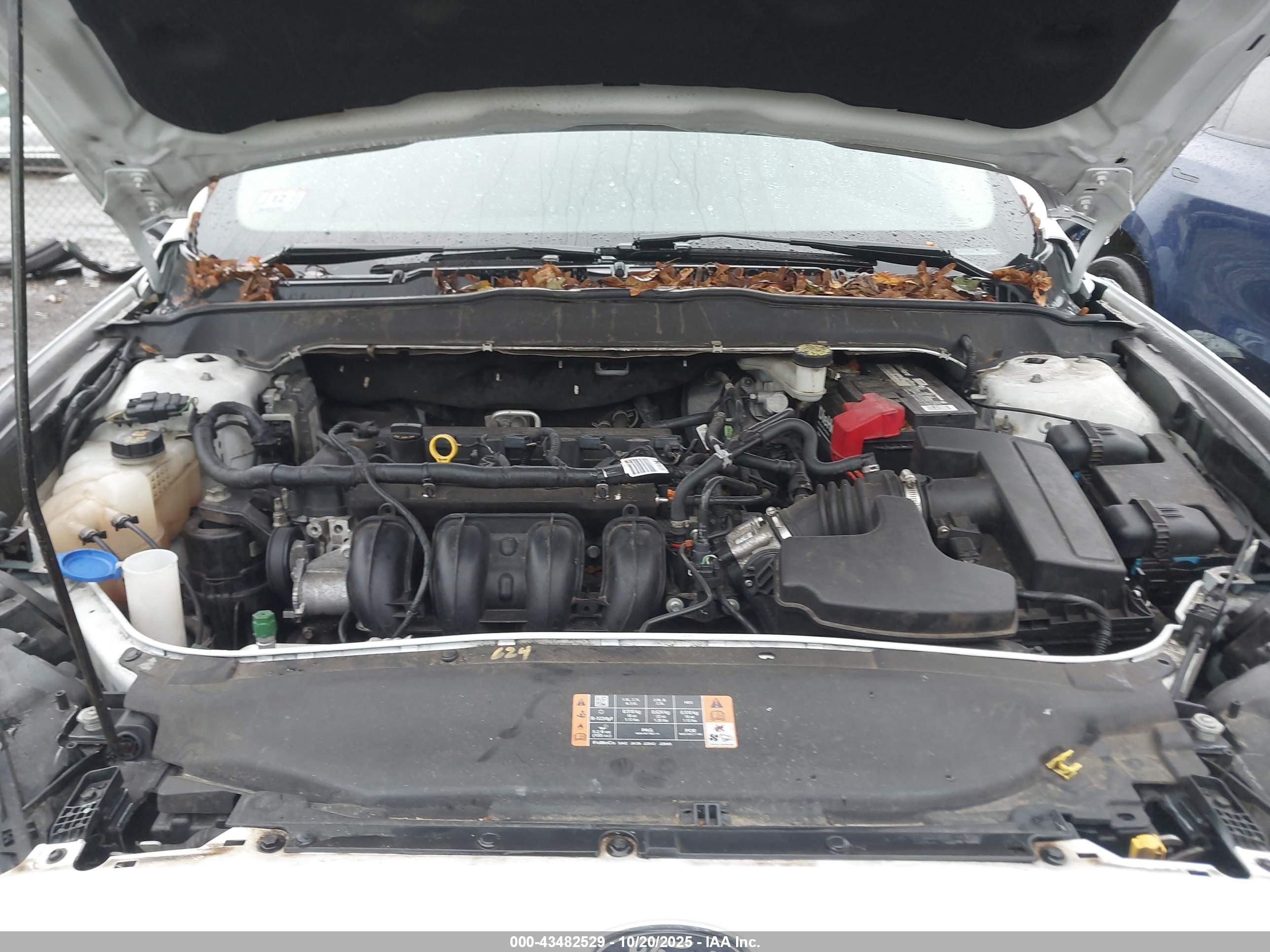 FORD FUSION image 10