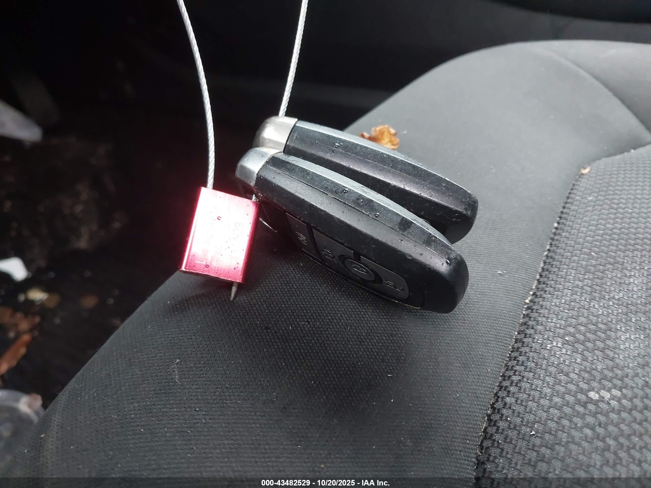 FORD FUSION image 11