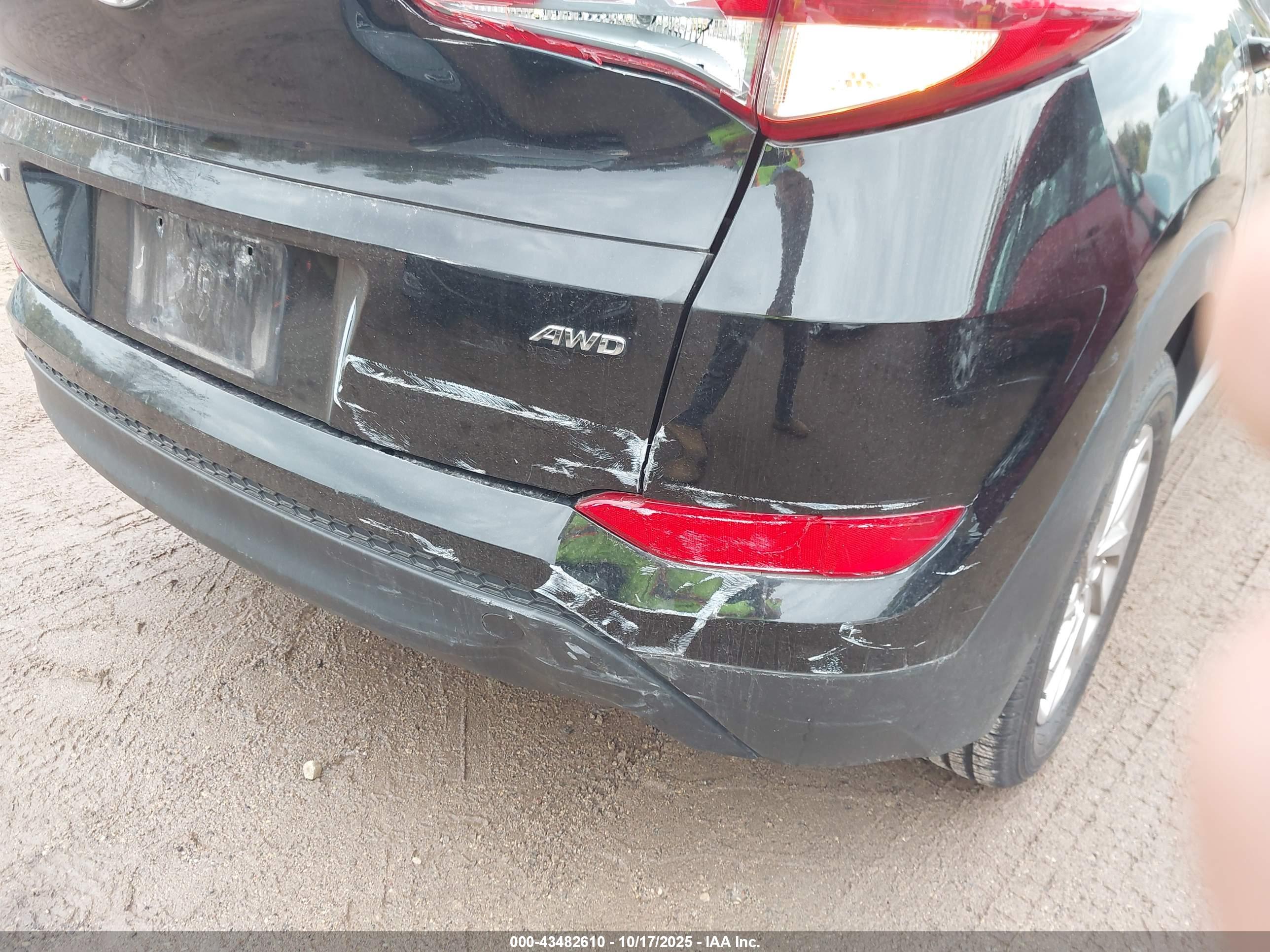 HYUNDAI TUCSON image 6