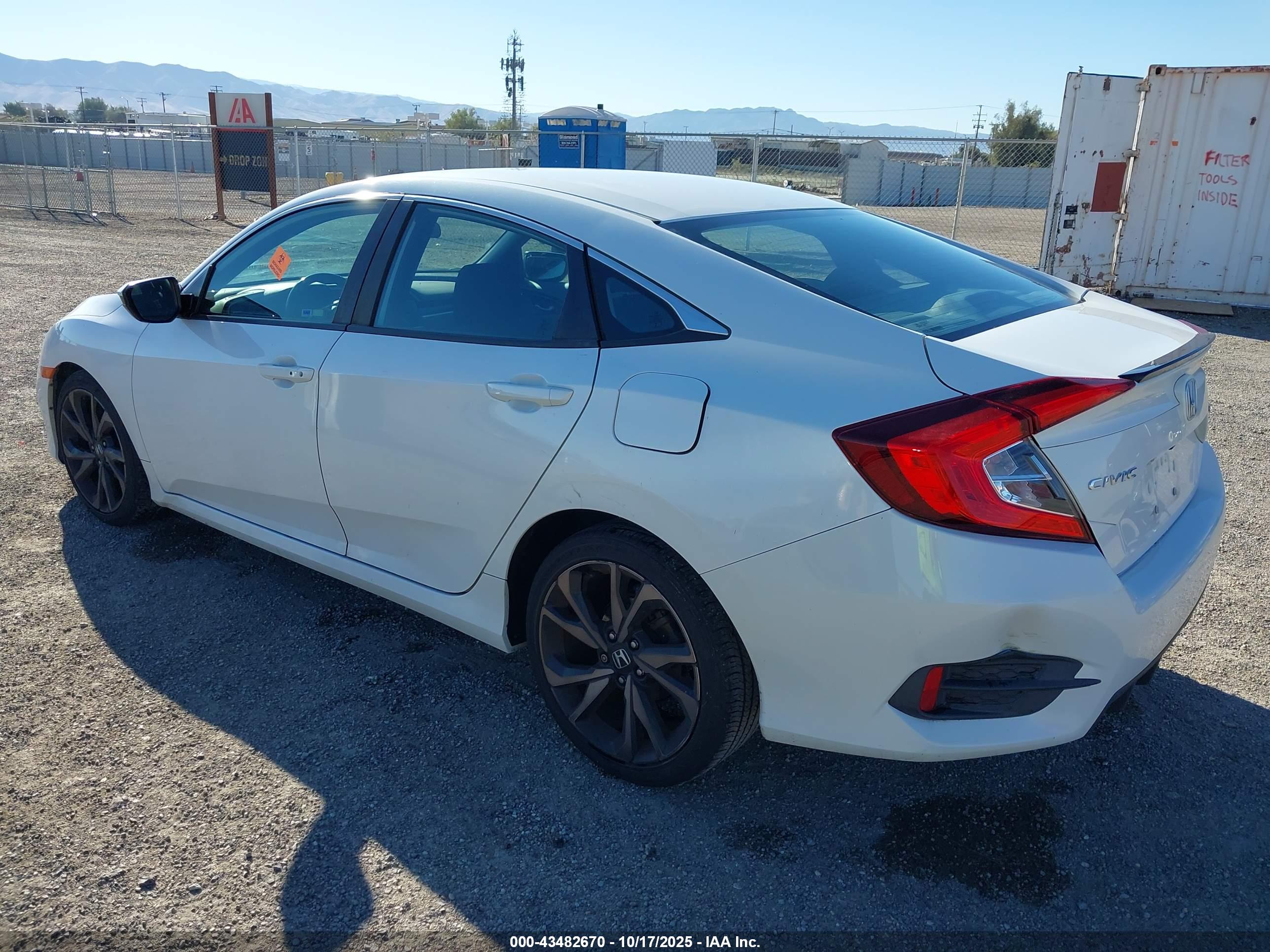HONDA CIVIC image 3