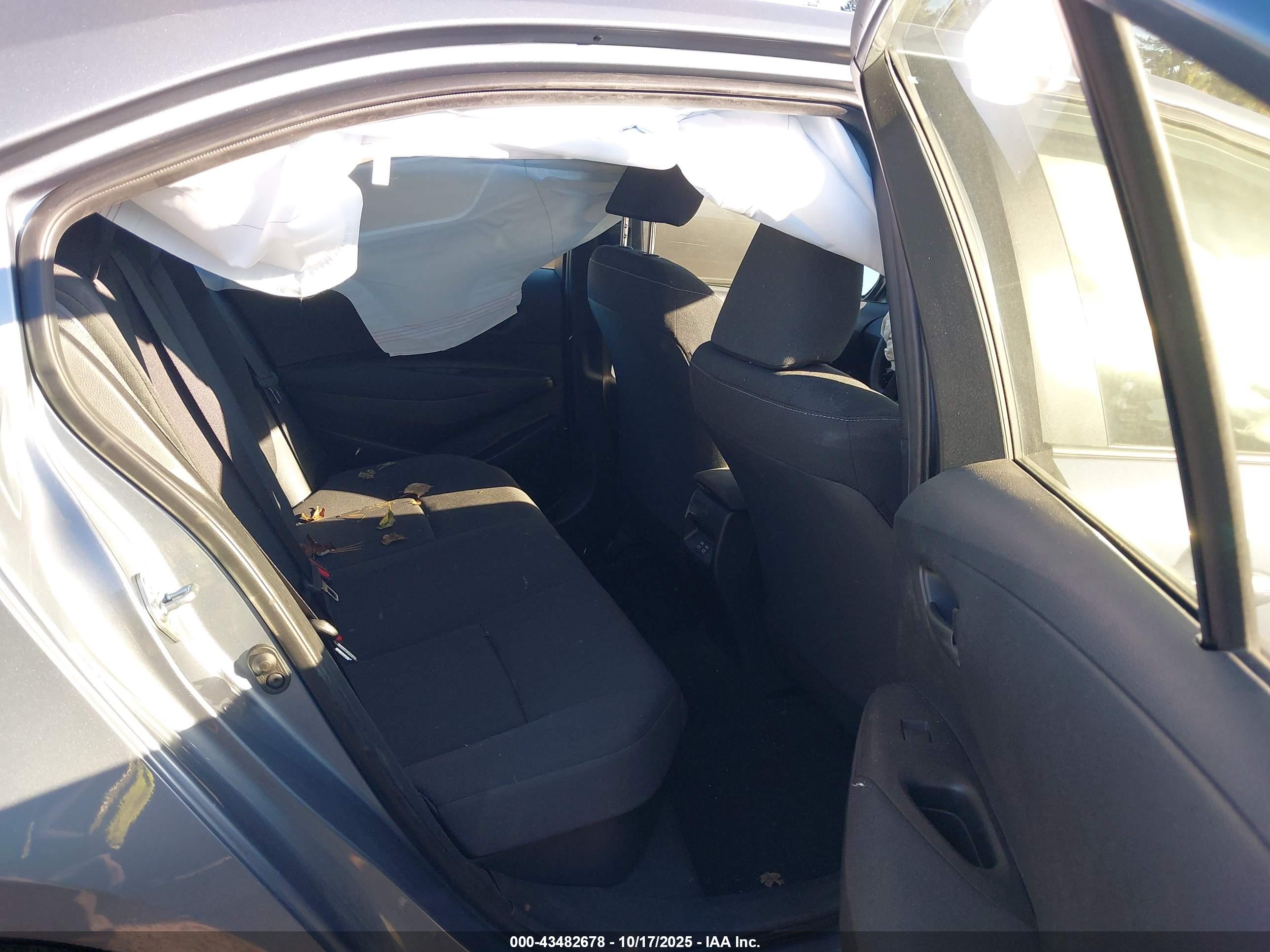 TOYOTA COROLLA image 8