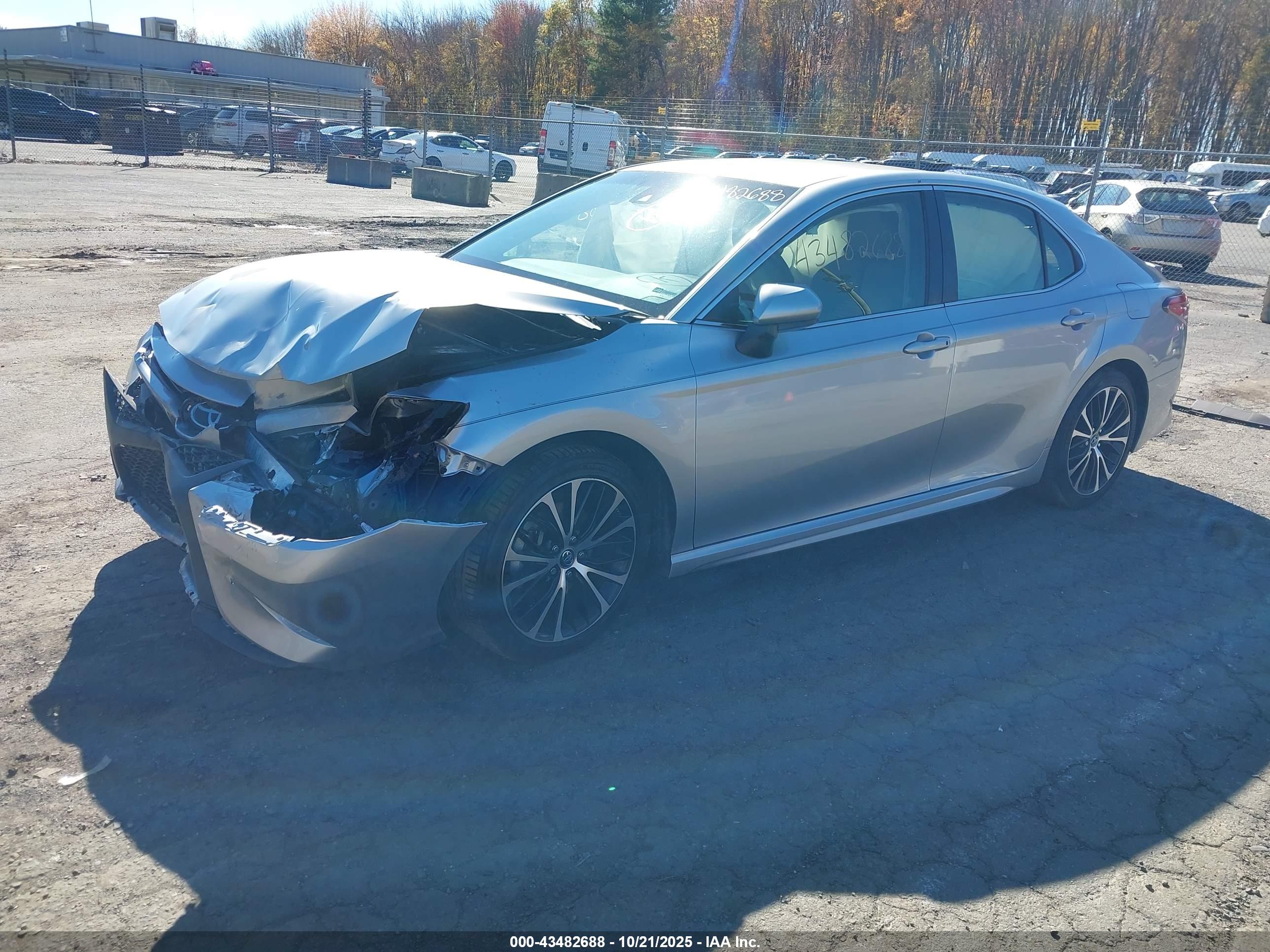 TOYOTA CAMRY image 2