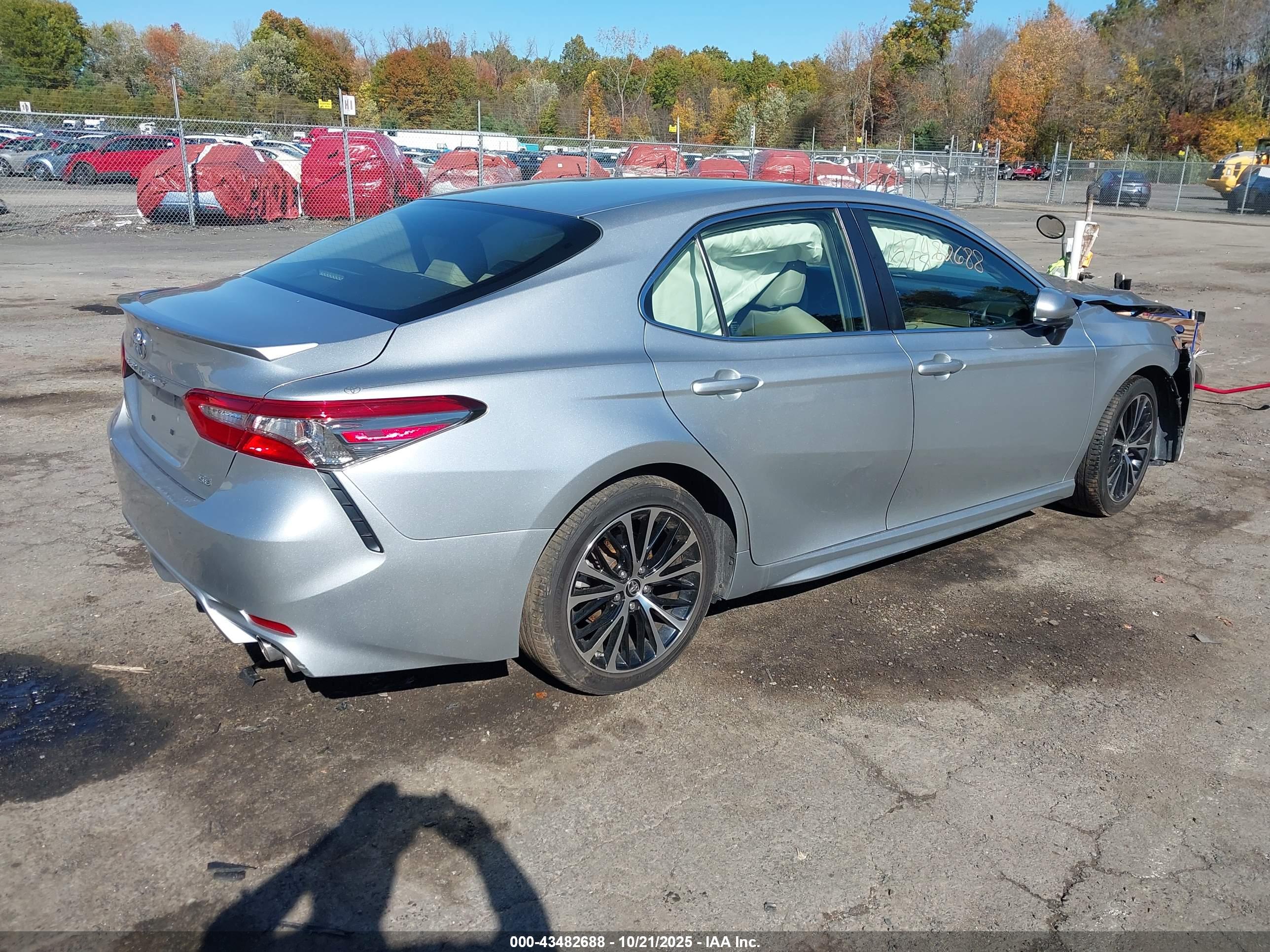 TOYOTA CAMRY image 4