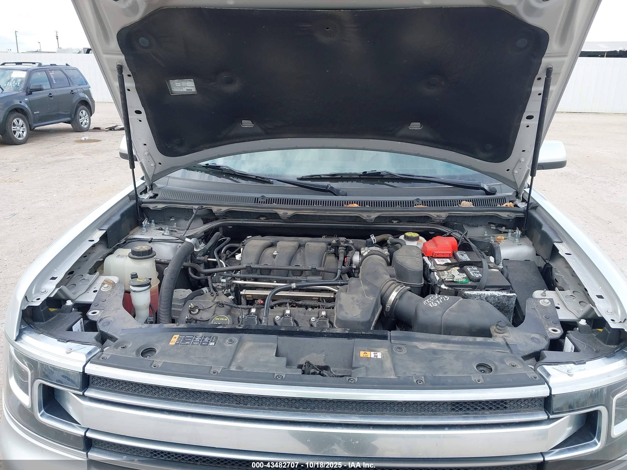 FORD FLEX image 10