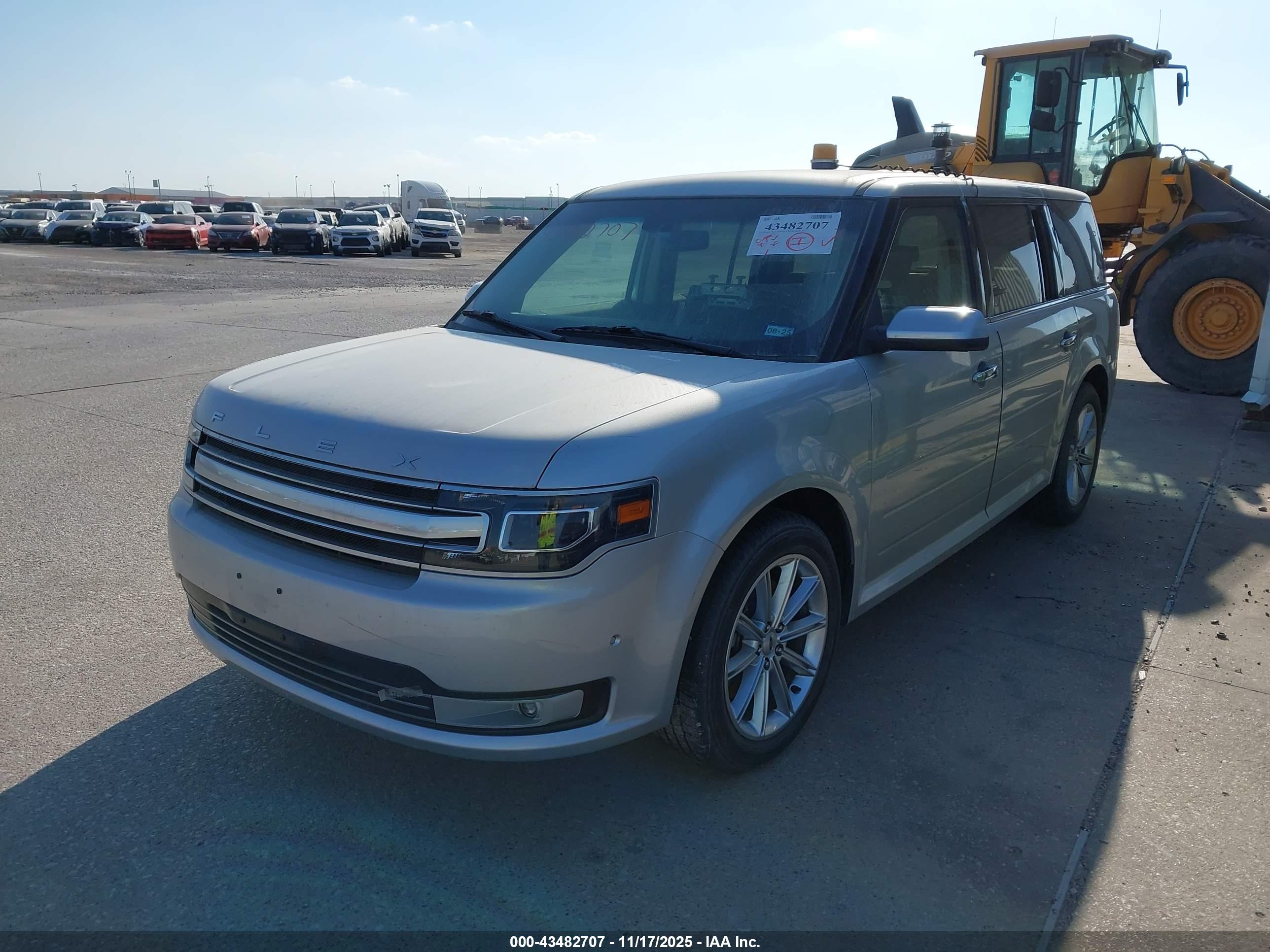 FORD FLEX image 2