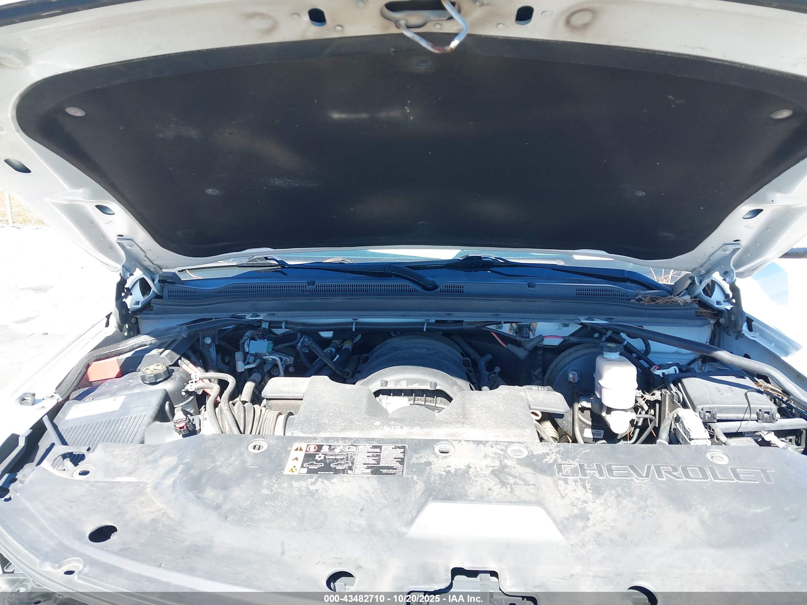 CHEVROLET TAHOE image 10