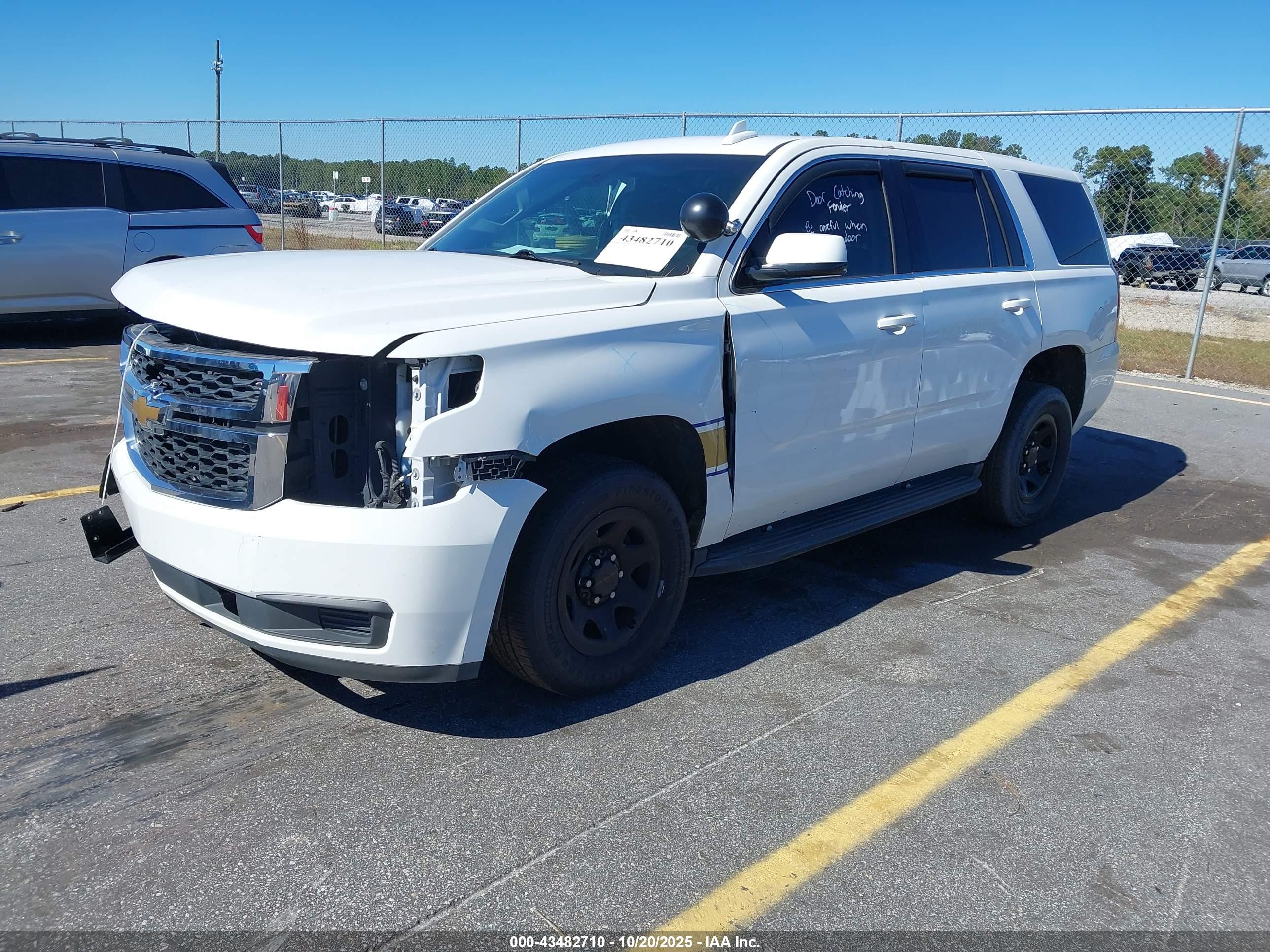 CHEVROLET TAHOE image 2
