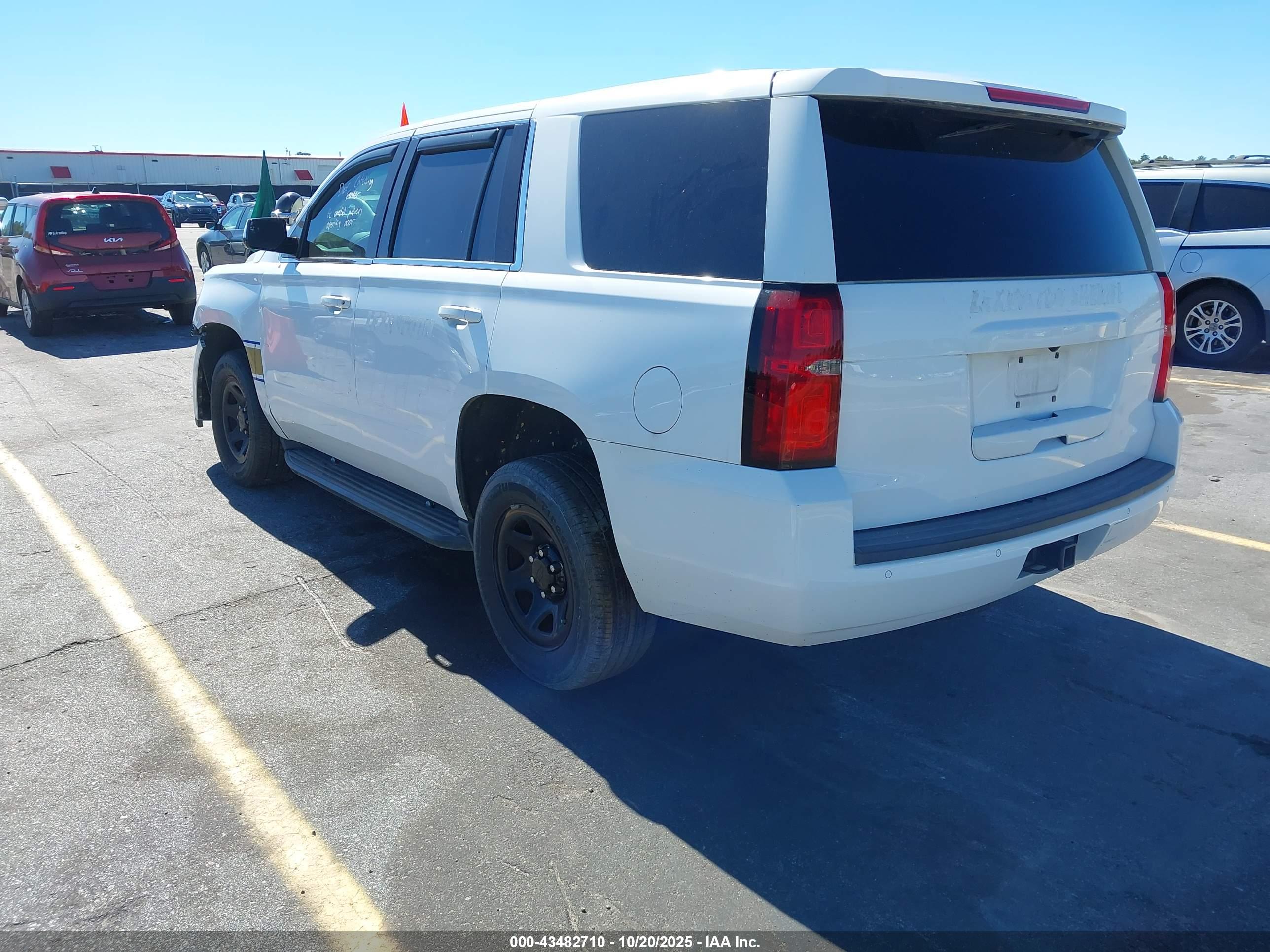 CHEVROLET TAHOE image 3