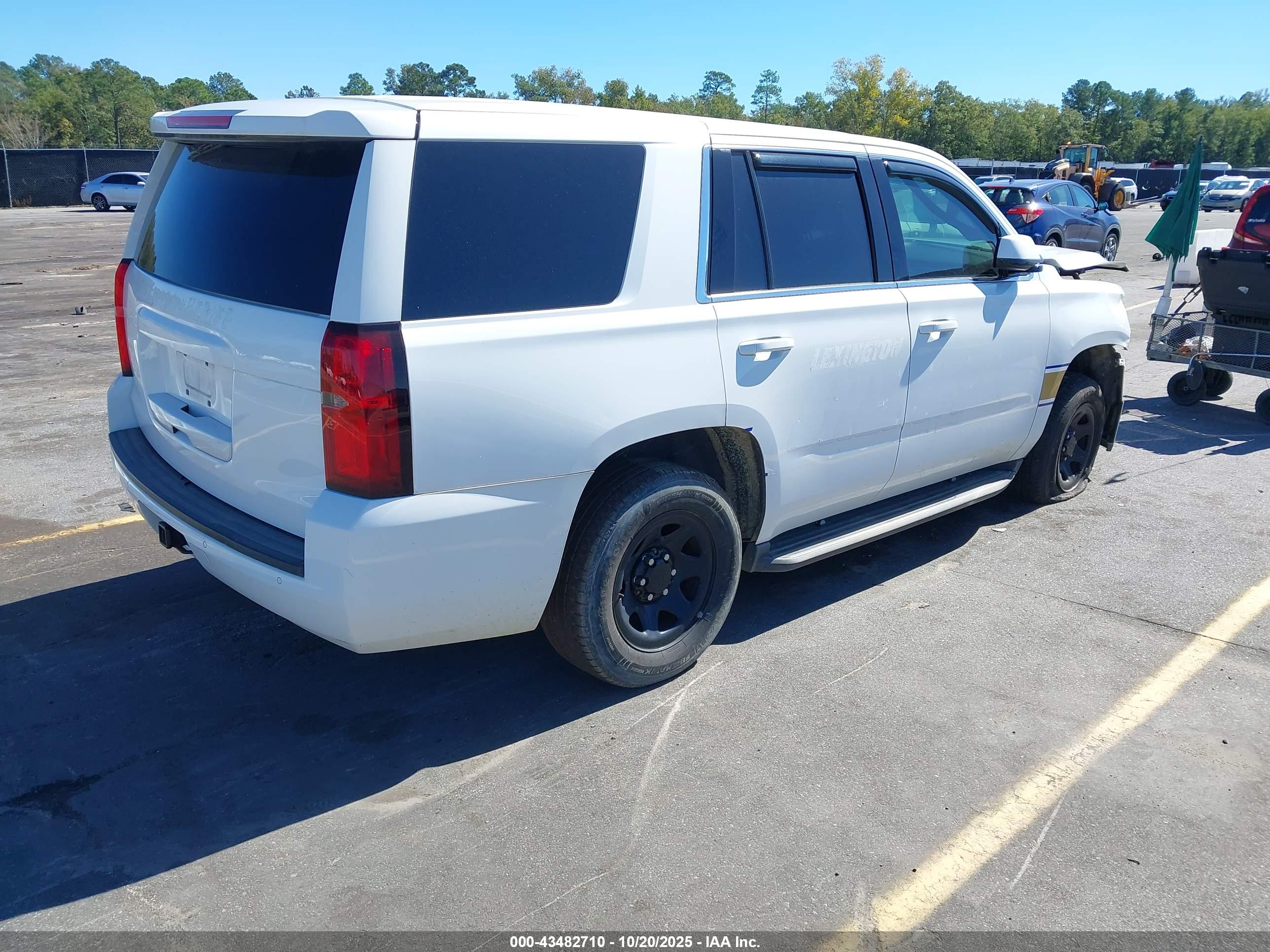 CHEVROLET TAHOE image 4