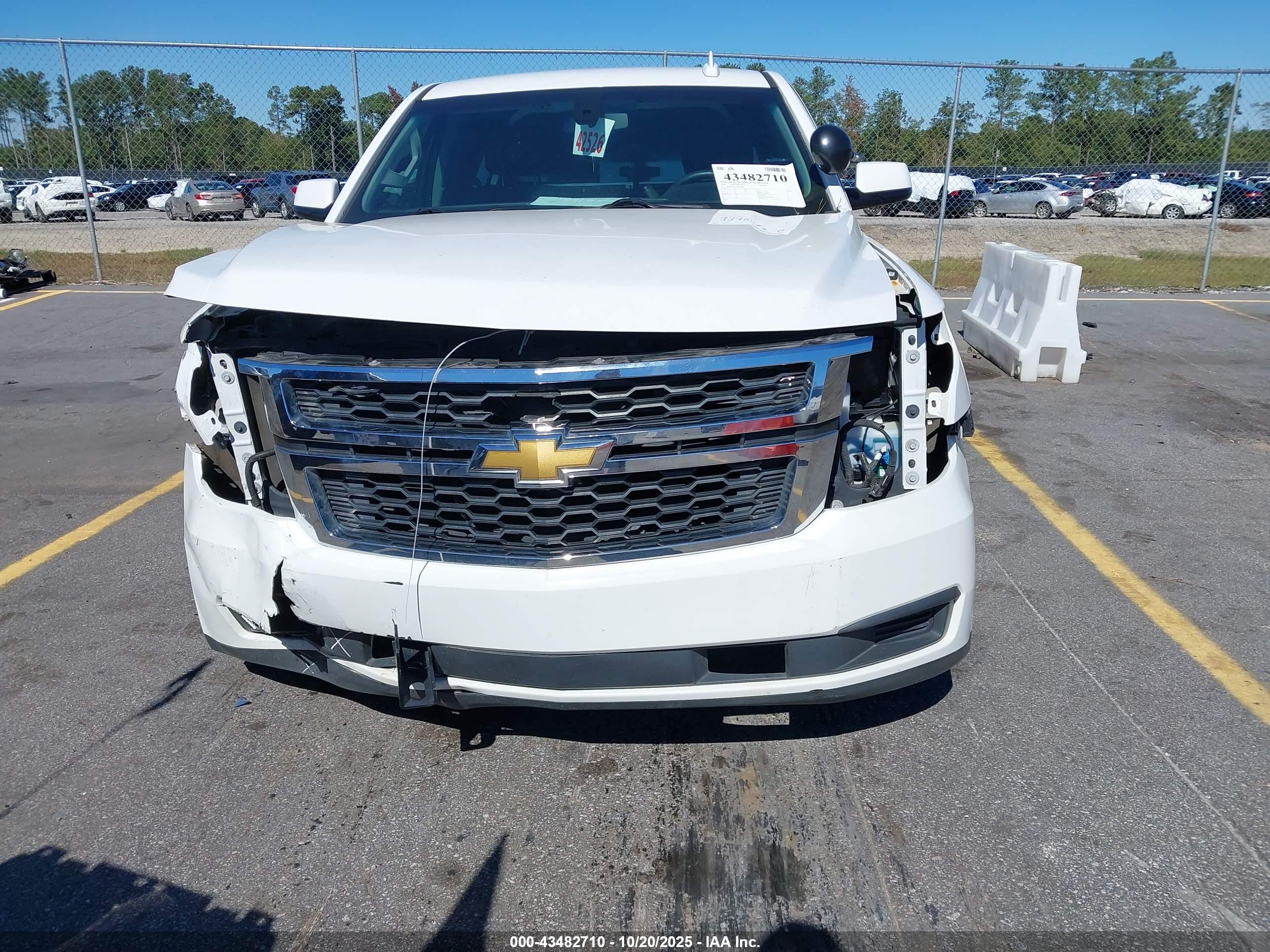 CHEVROLET TAHOE image 6