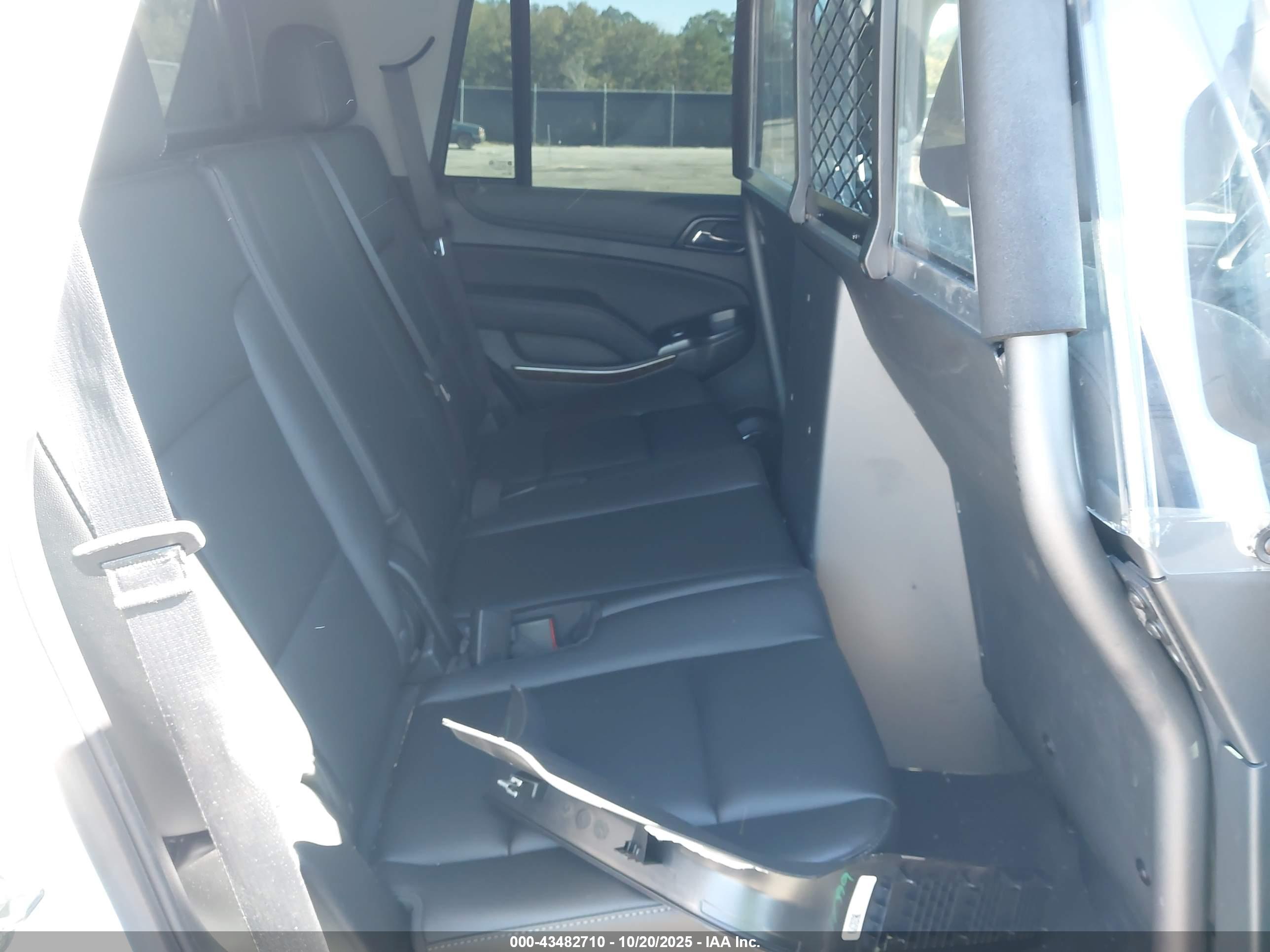 CHEVROLET TAHOE image 8