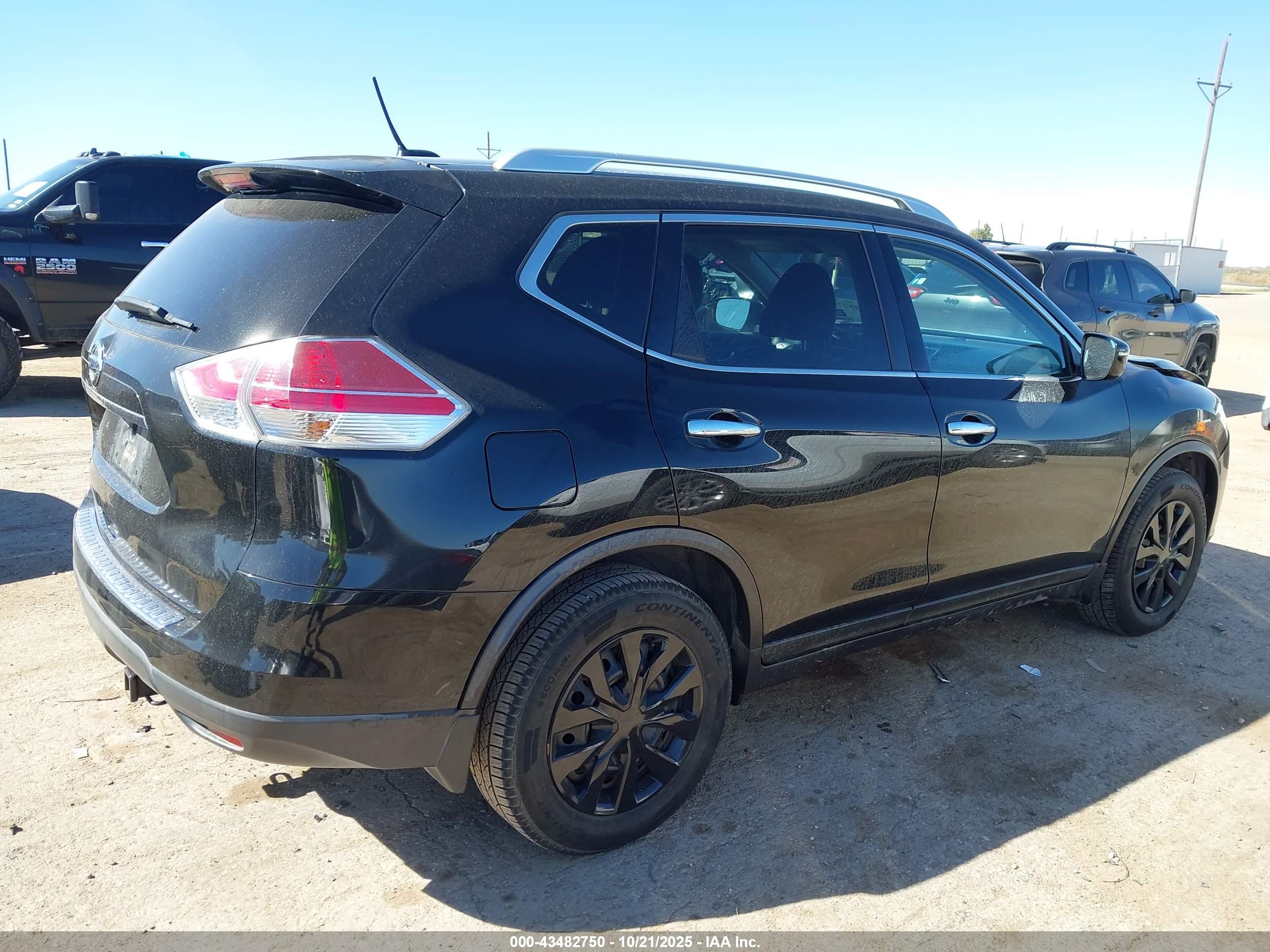 NISSAN ROGUE image 4