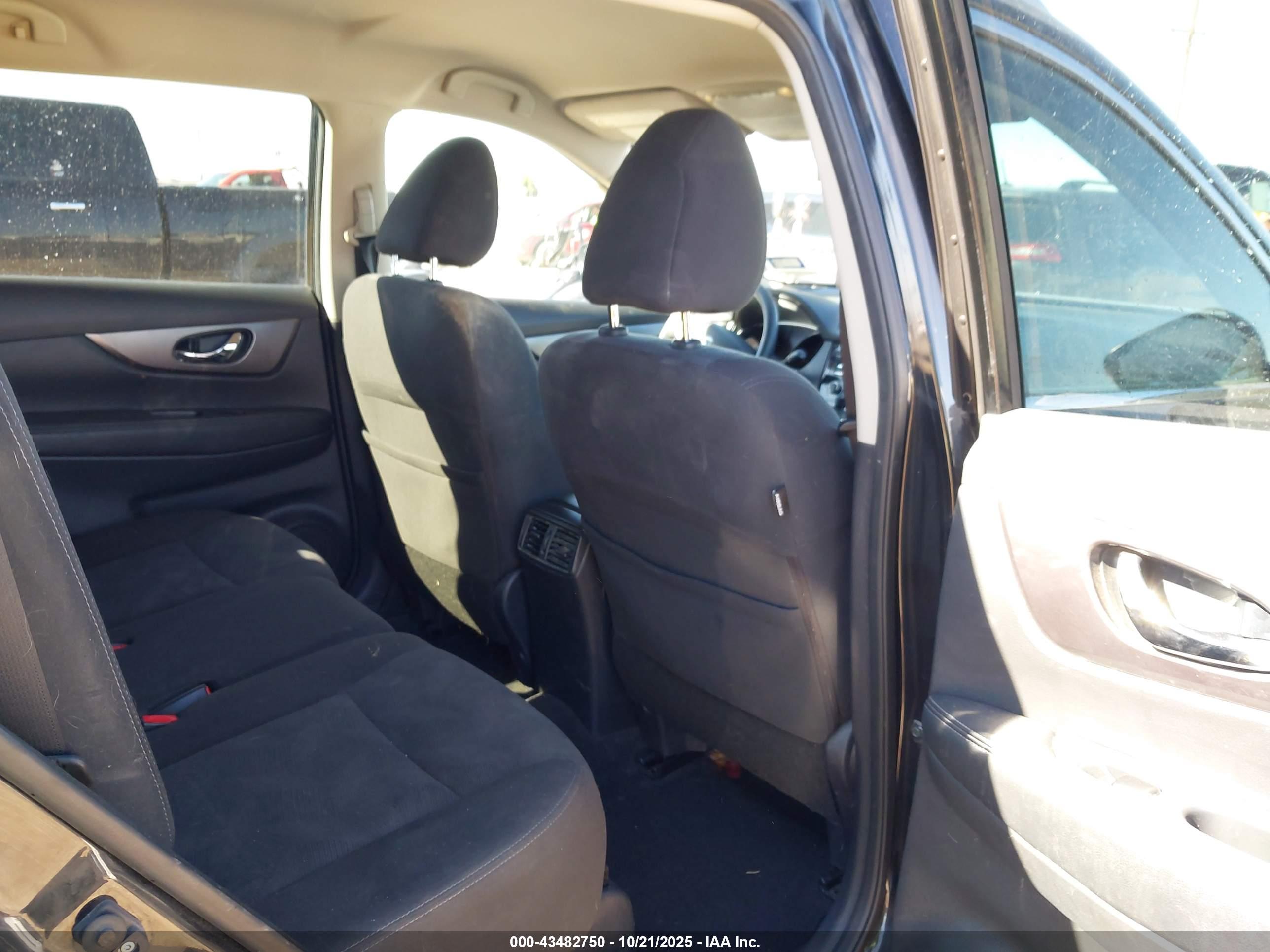 NISSAN ROGUE image 8