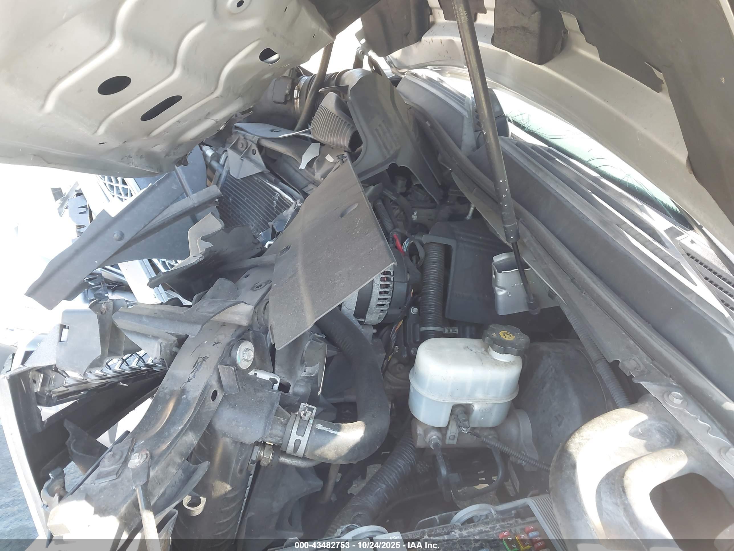 CHEVROLET SUBURBAN image 10