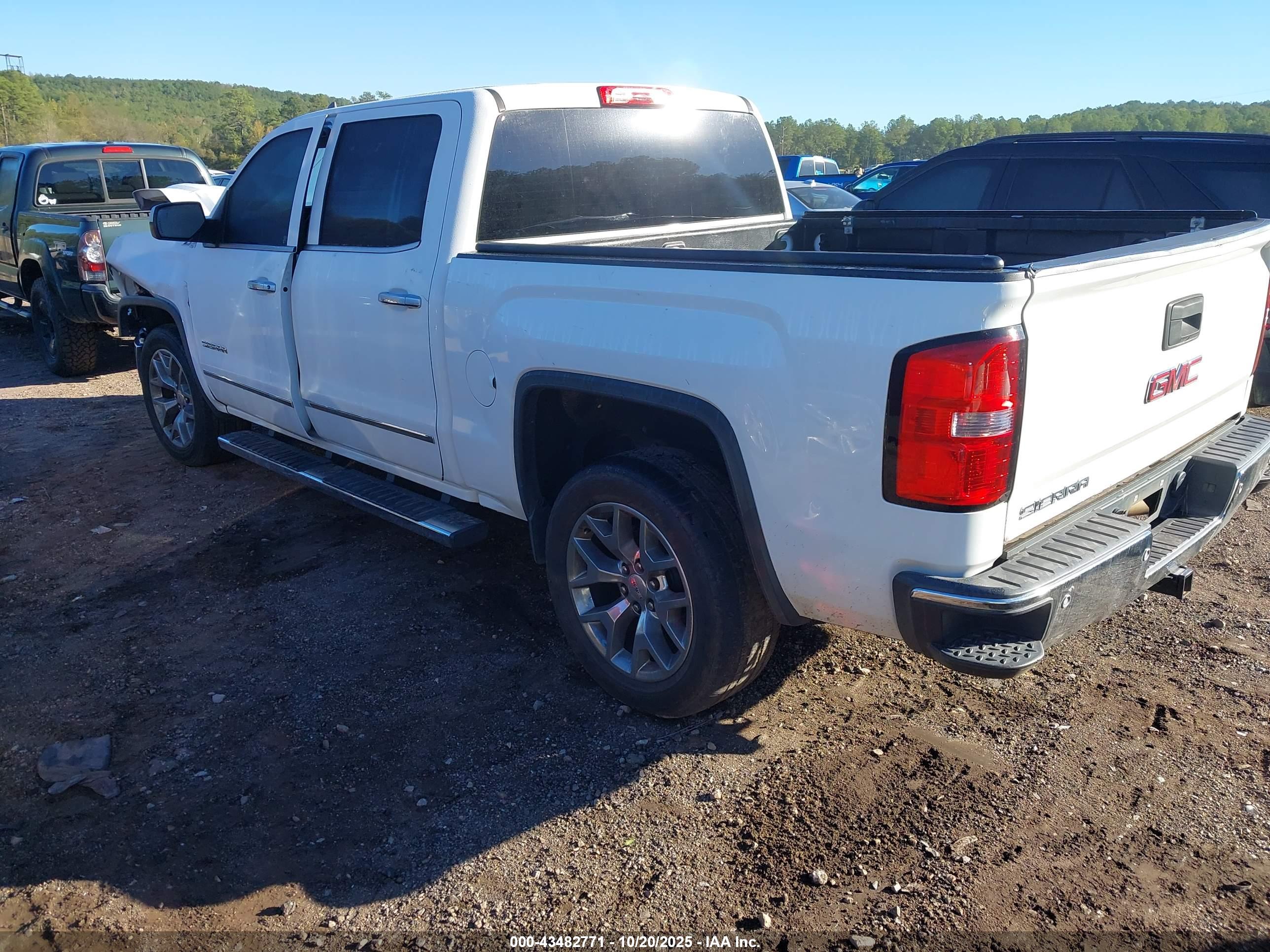 GMC SIERRA image 3