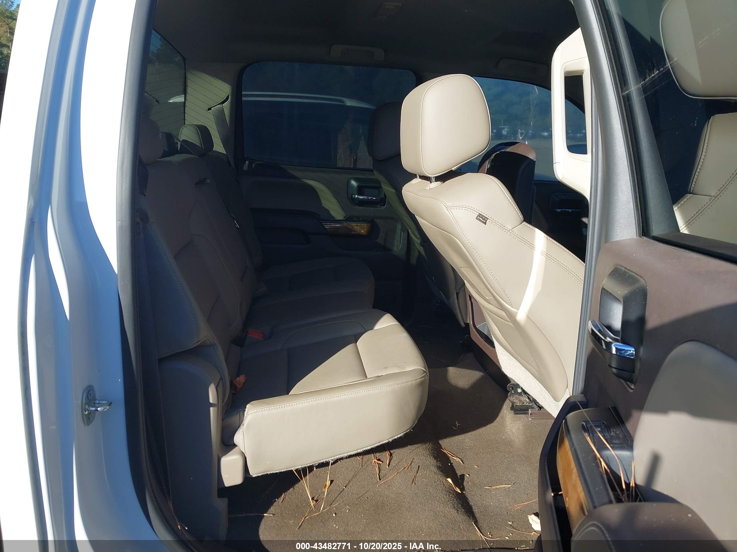 GMC SIERRA image 8