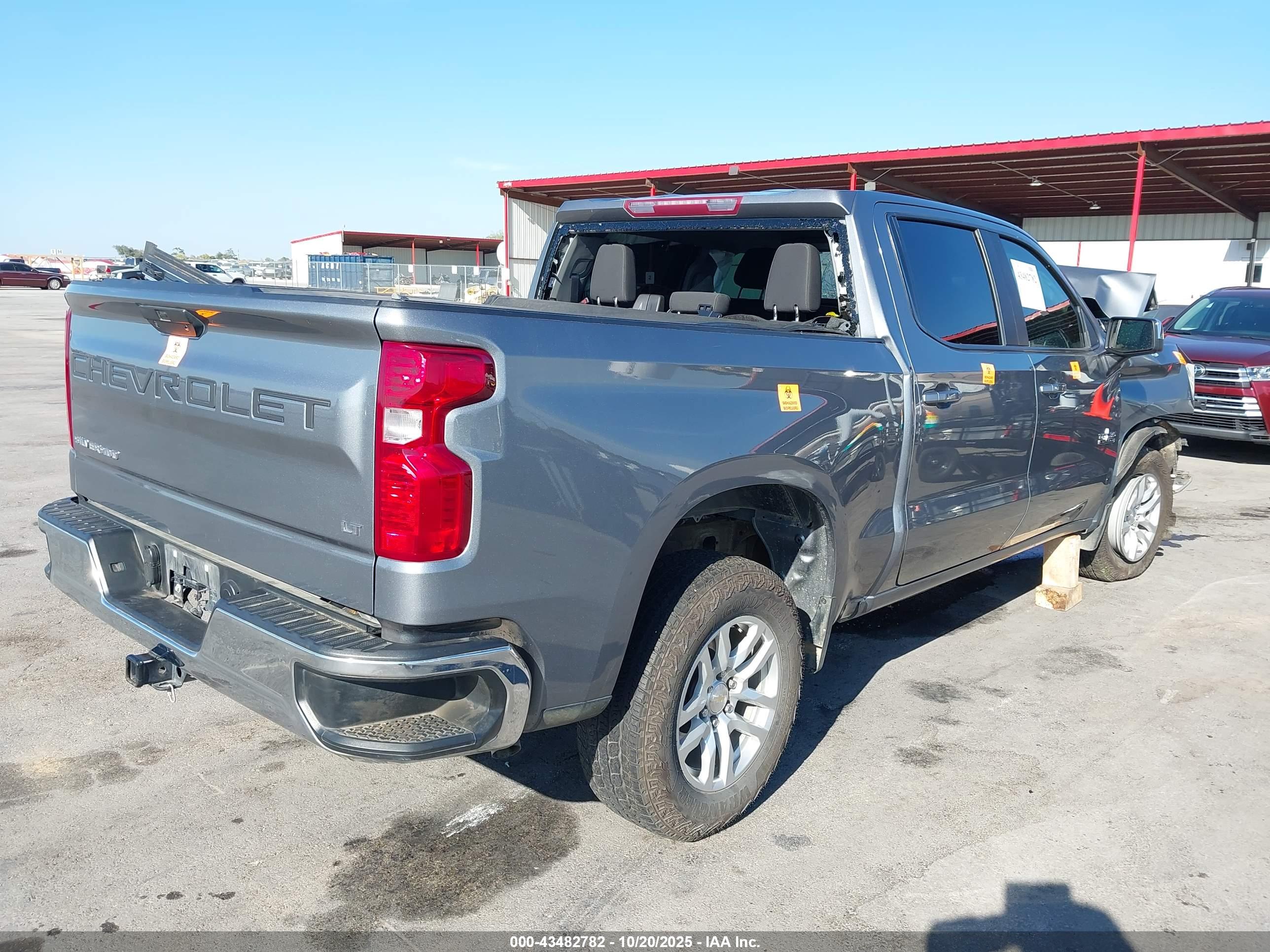 CHEVROLET SILVERADO image 4