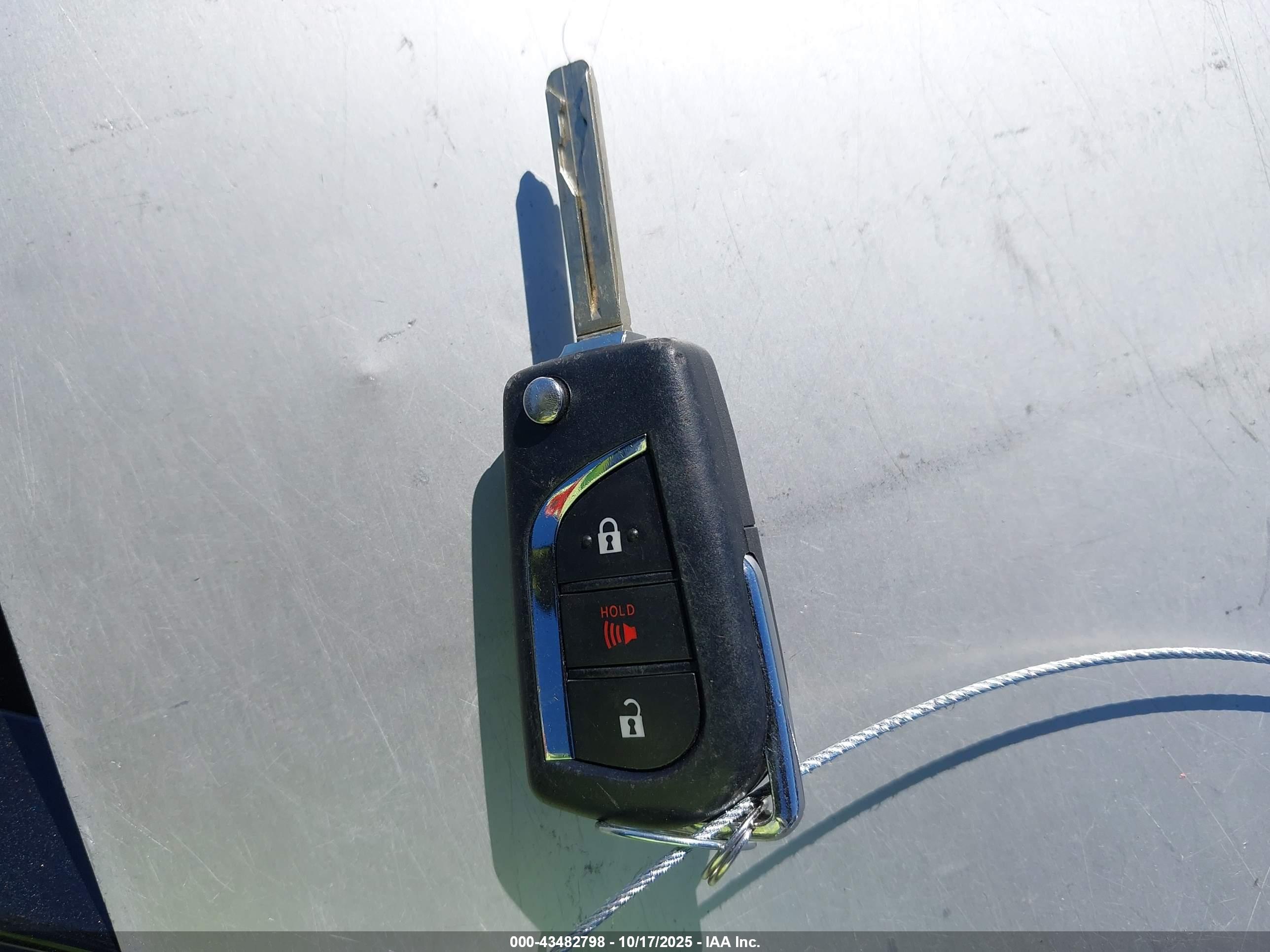TOYOTA RAV4 image 11