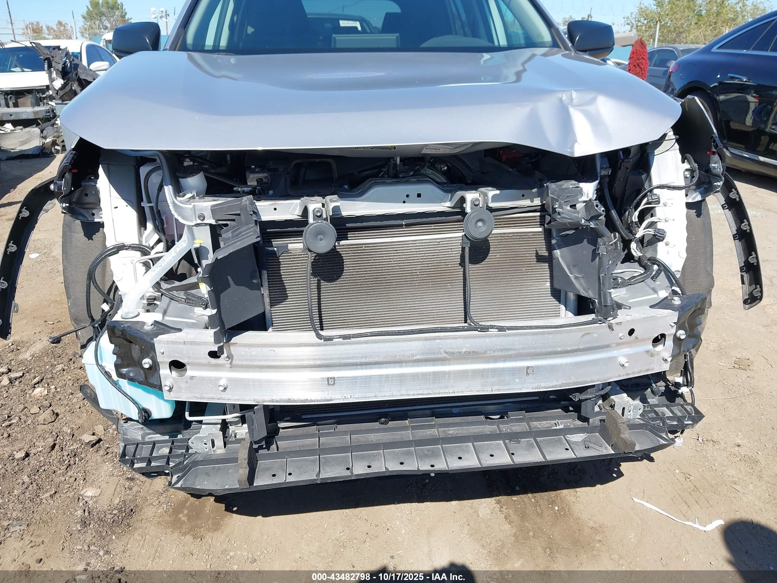 TOYOTA RAV4 image 6