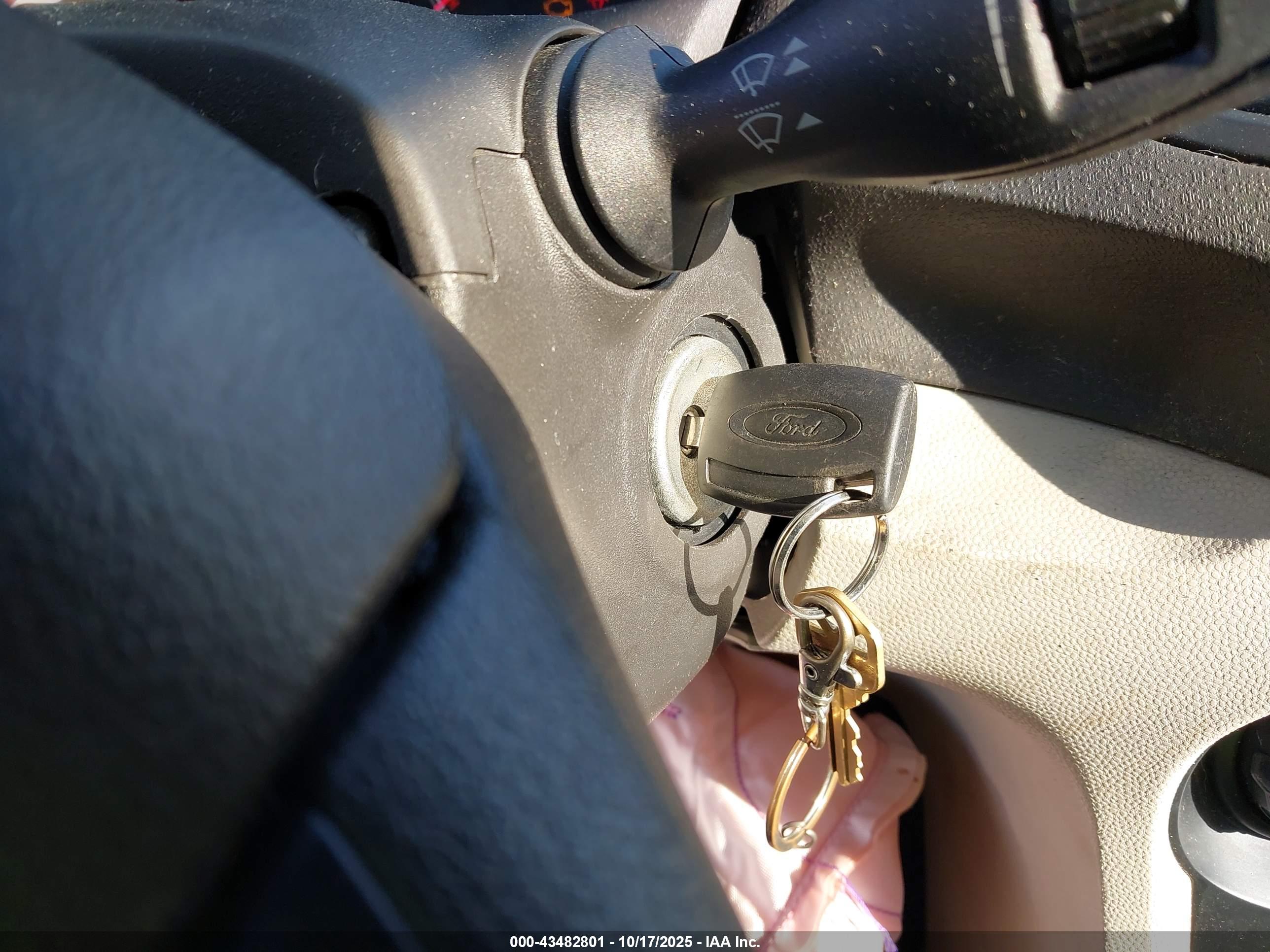 FORD FIESTA image 11