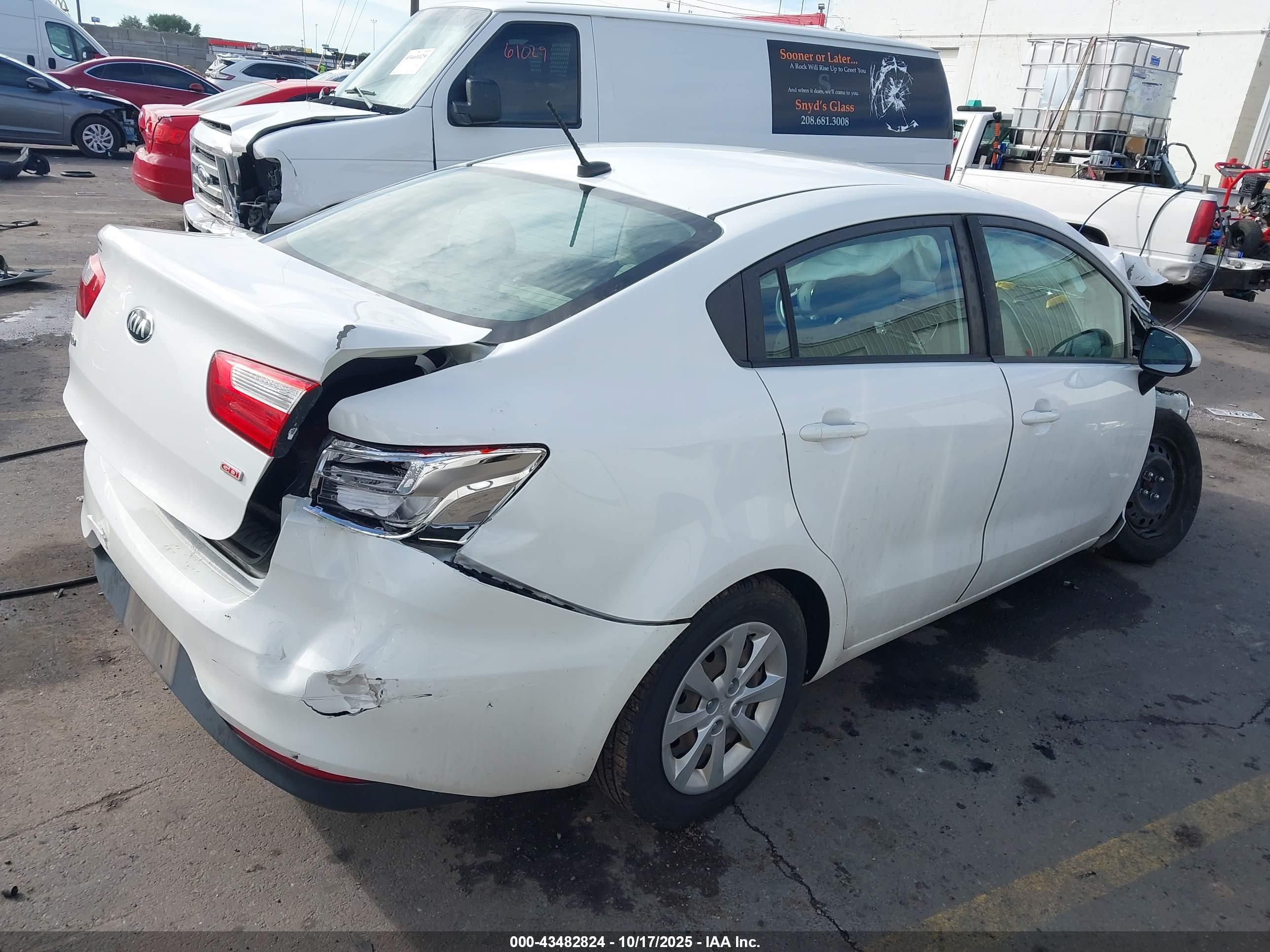 KIA RIO image 4