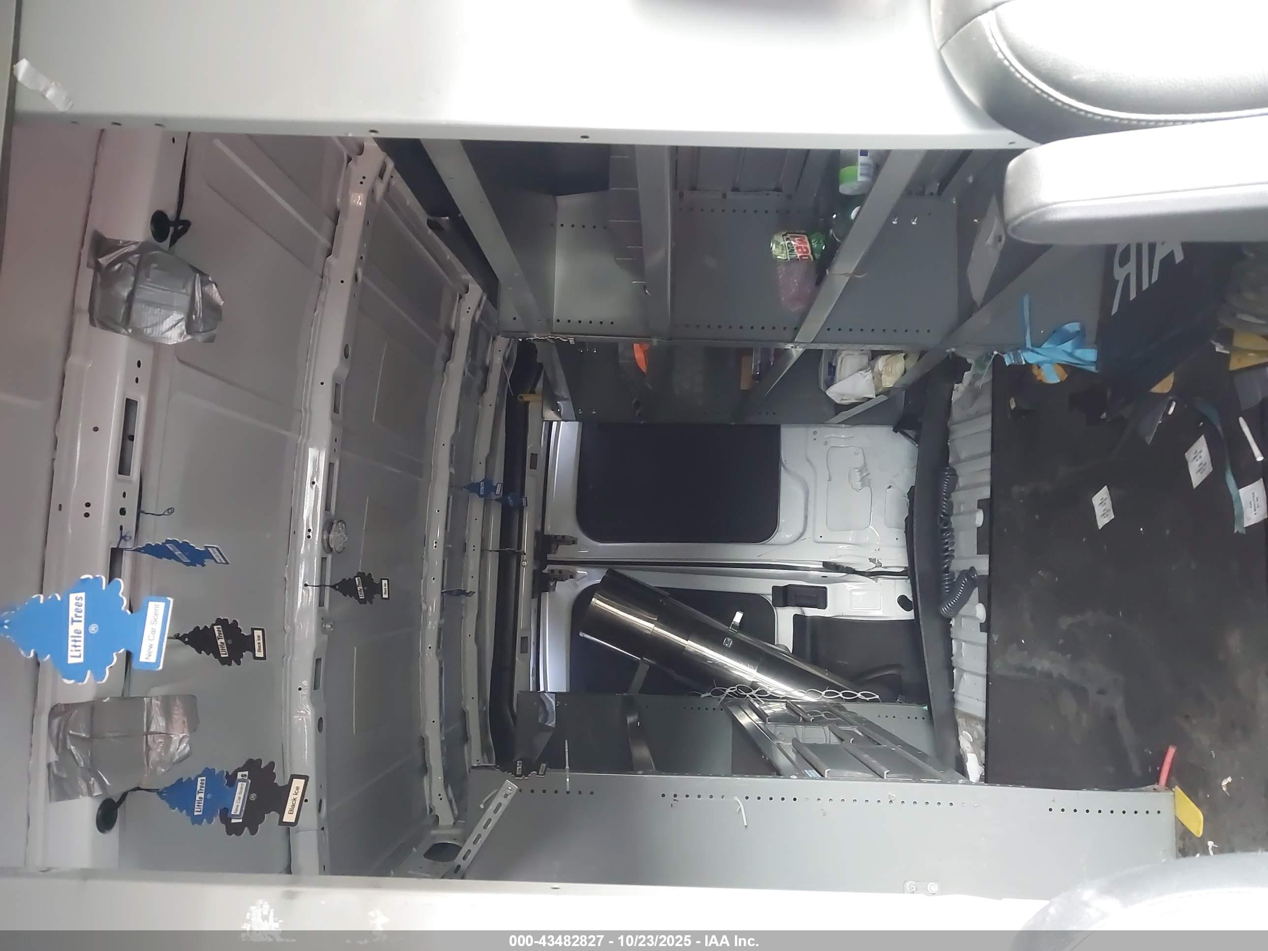 FORD TRANSIT-250 image 8