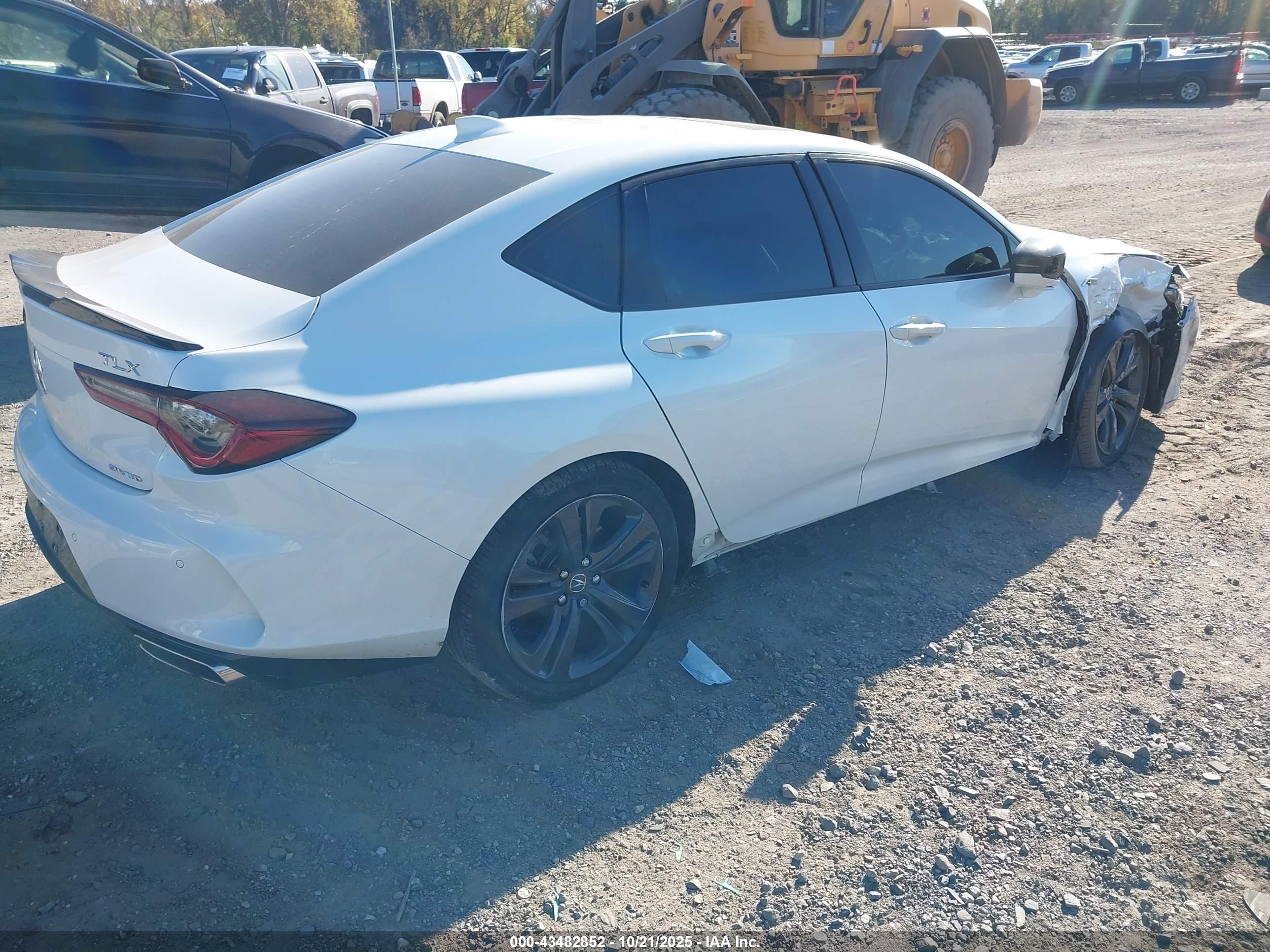 ACURA TLX image 4