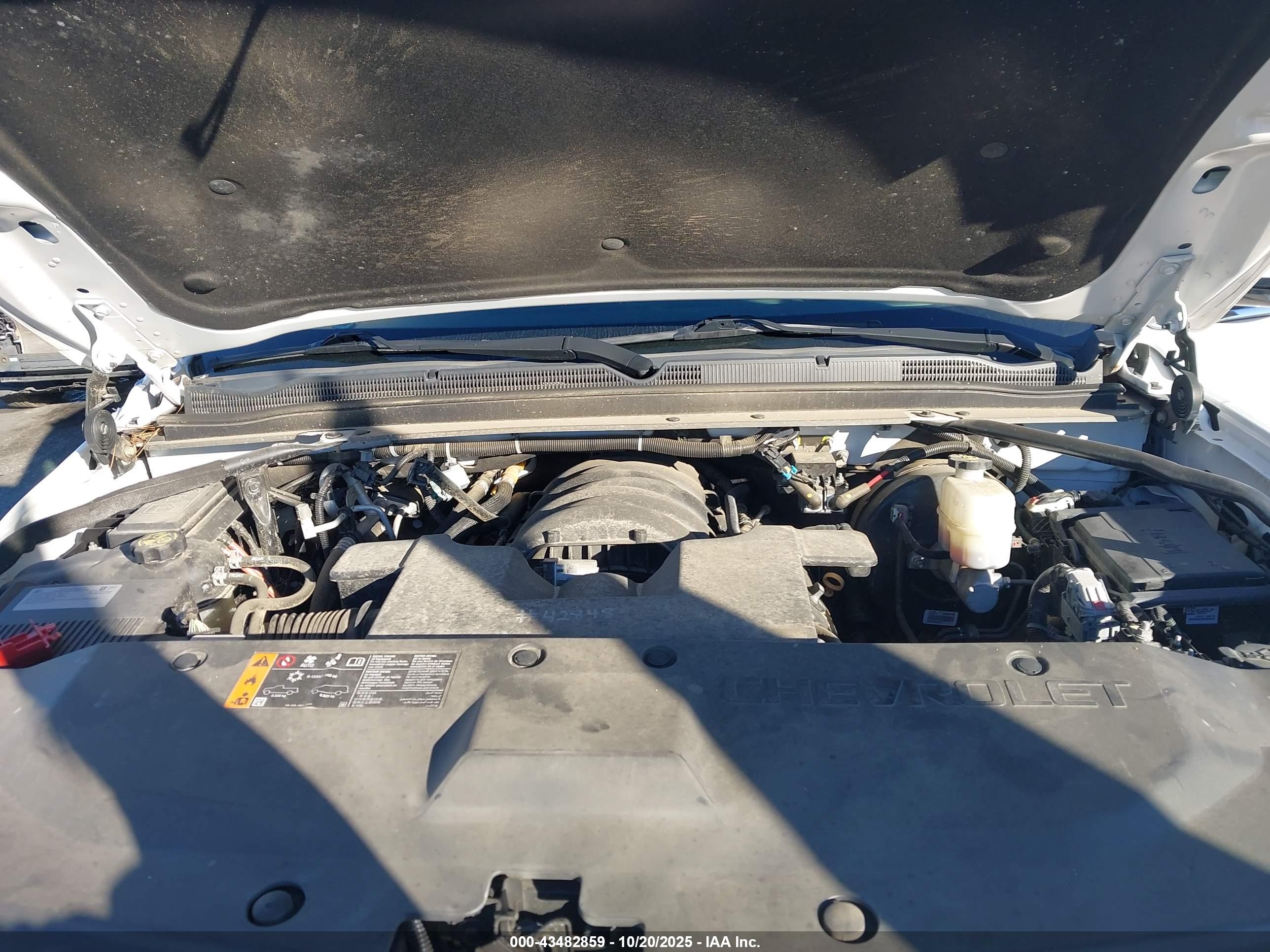 CHEVROLET TAHOE image 10