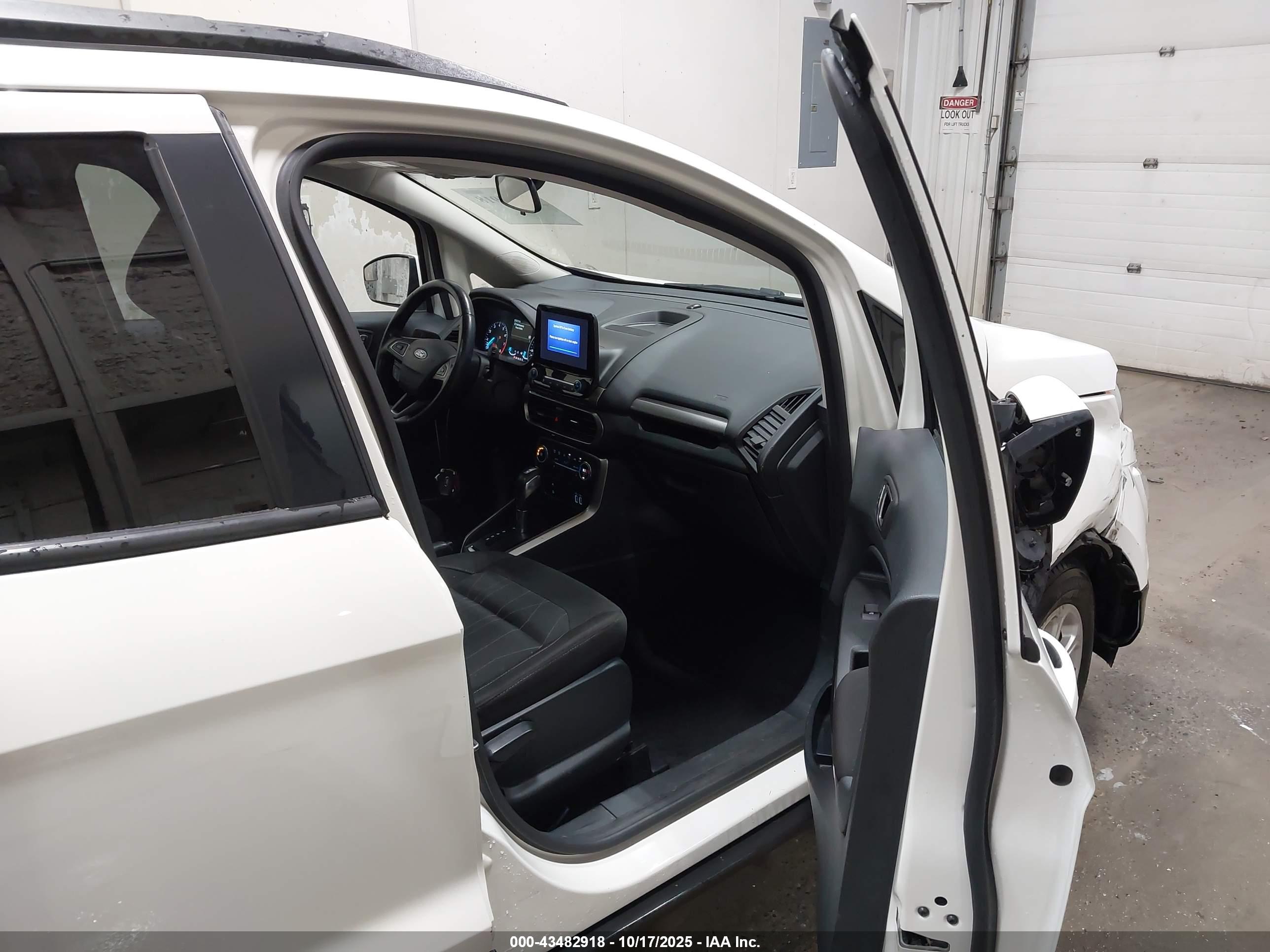 FORD ECOSPORT image 5