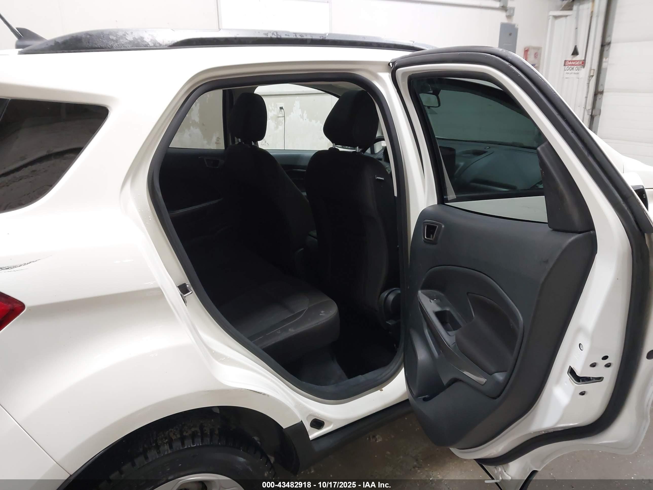 FORD ECOSPORT image 8
