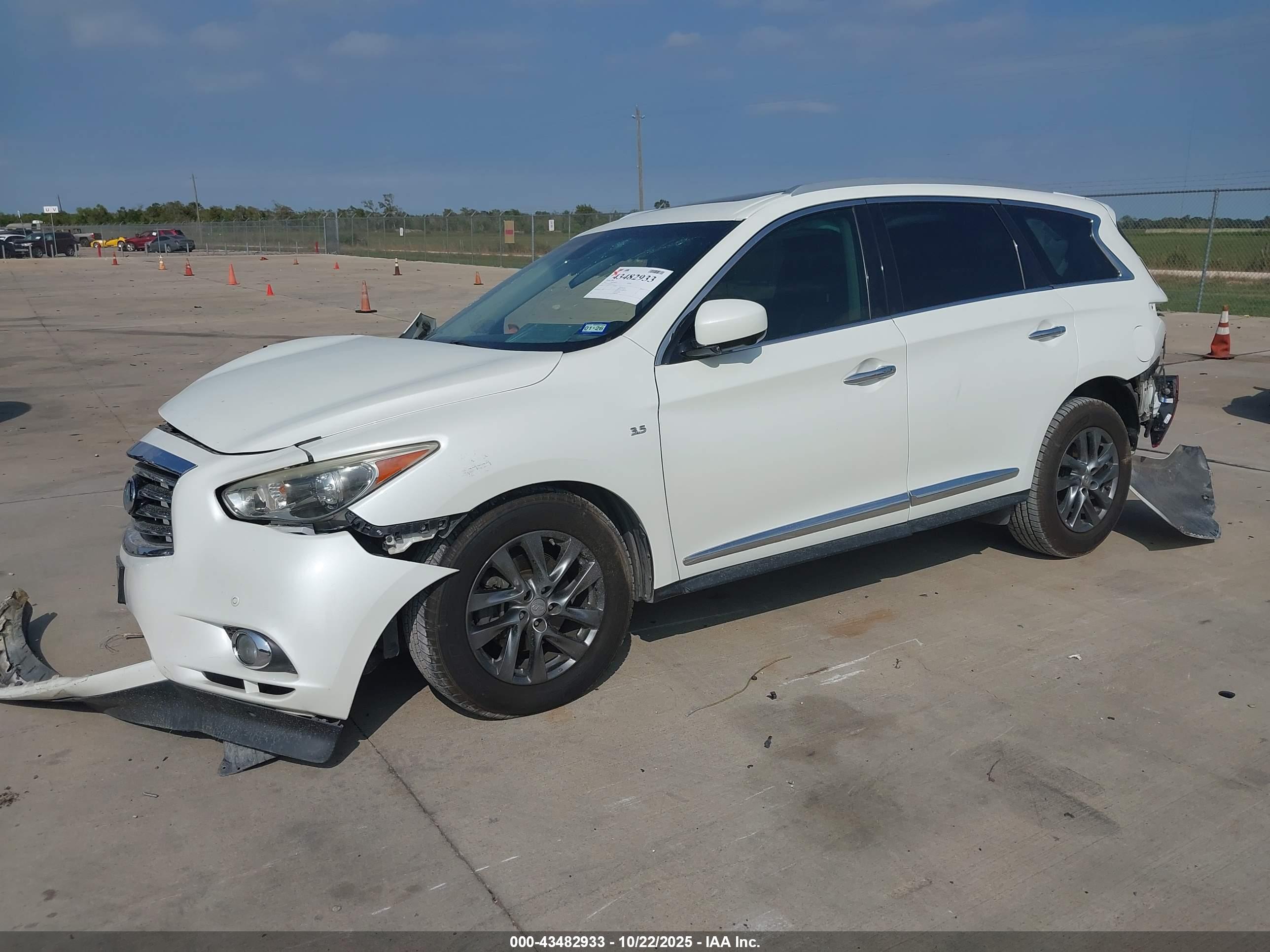 INFINITI QX60 image 2