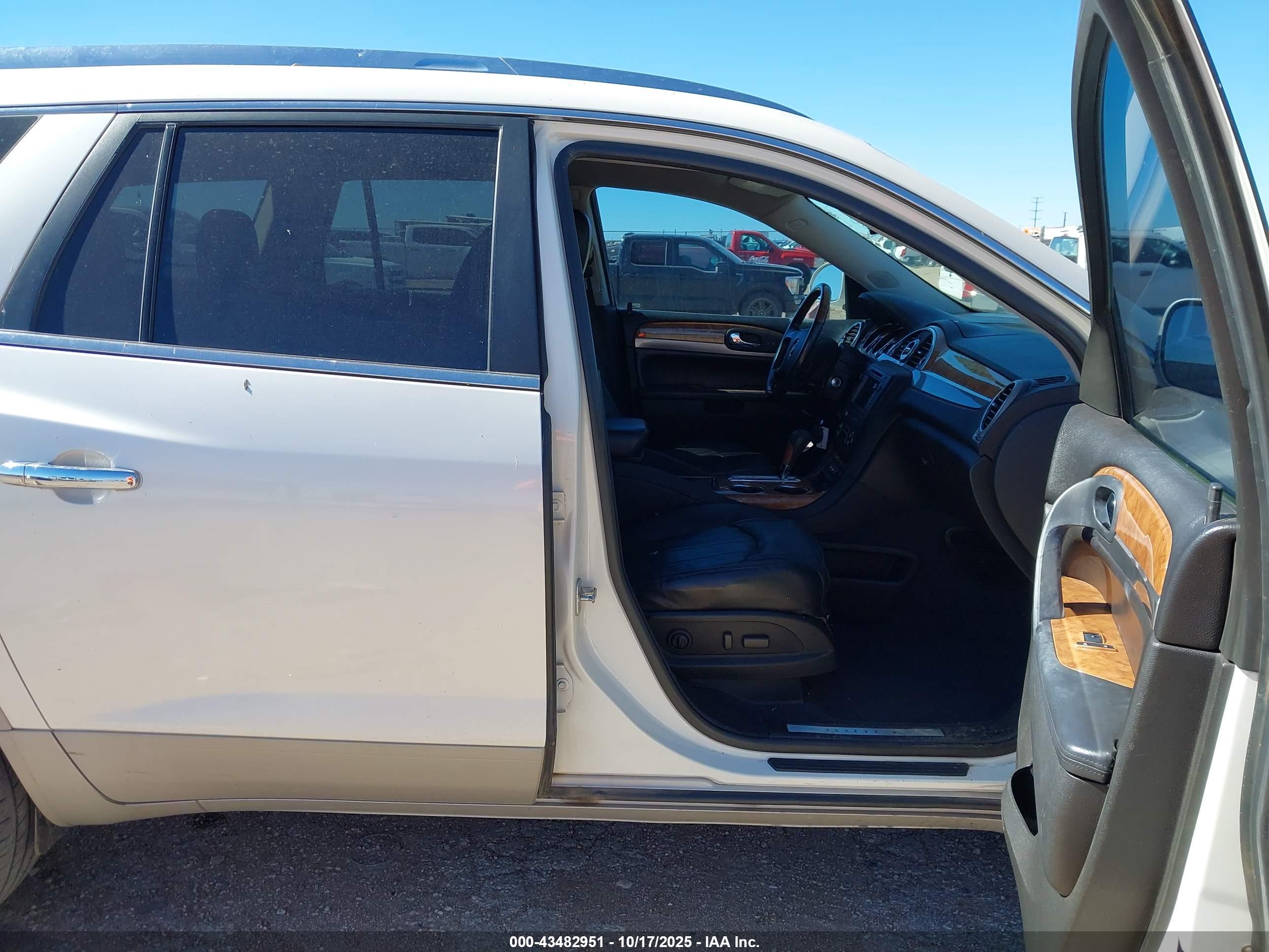 BUICK ENCLAVE image 5