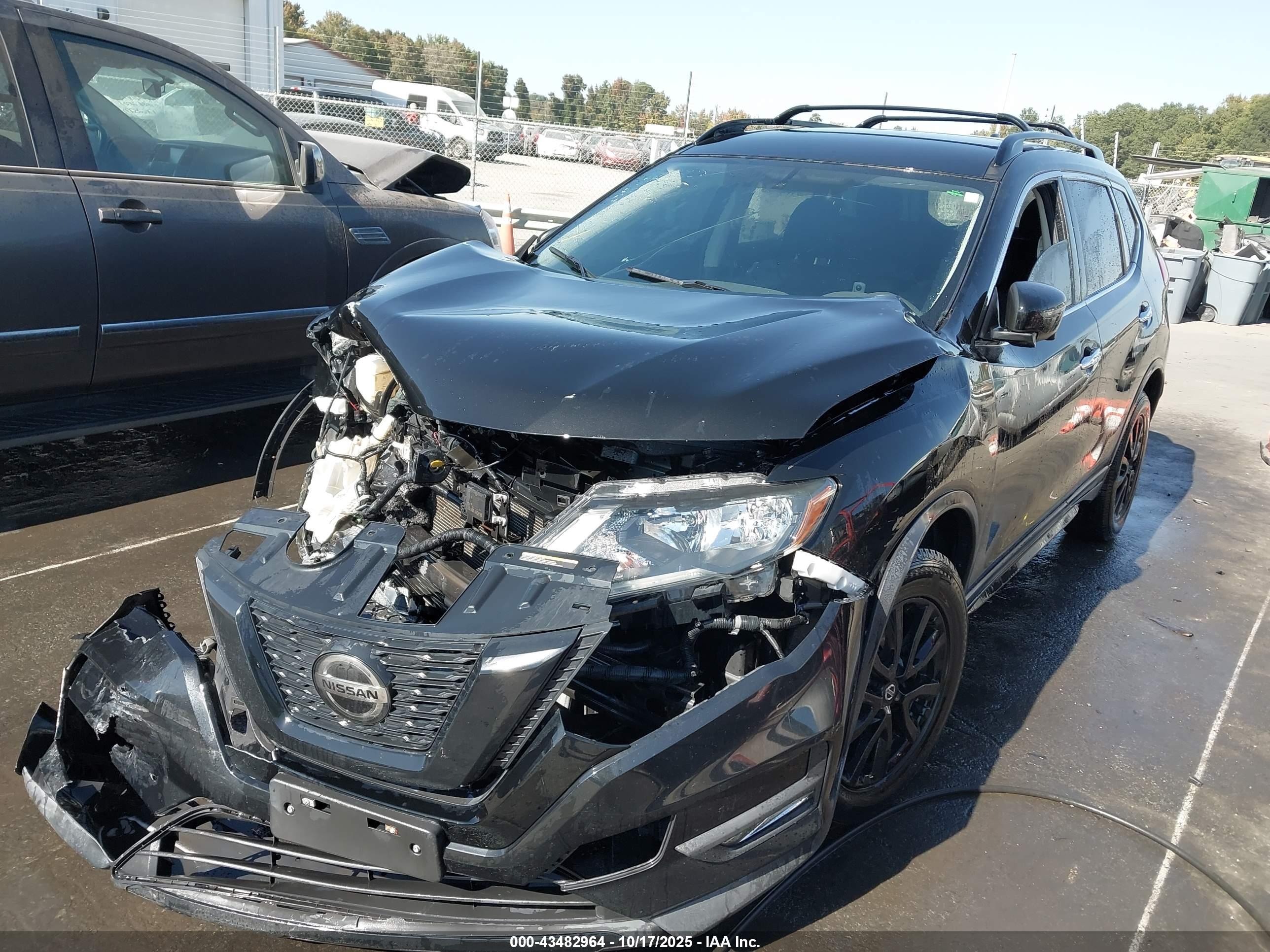 NISSAN ROGUE image 2