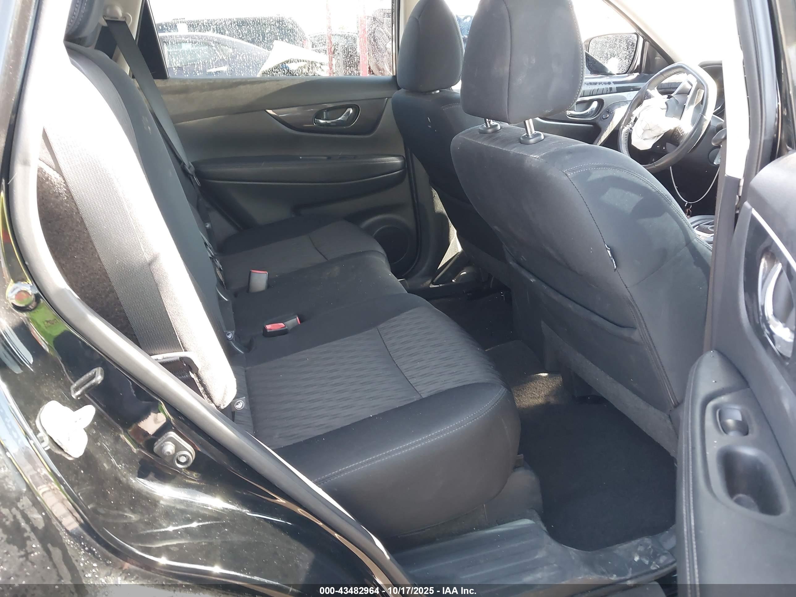 NISSAN ROGUE image 8