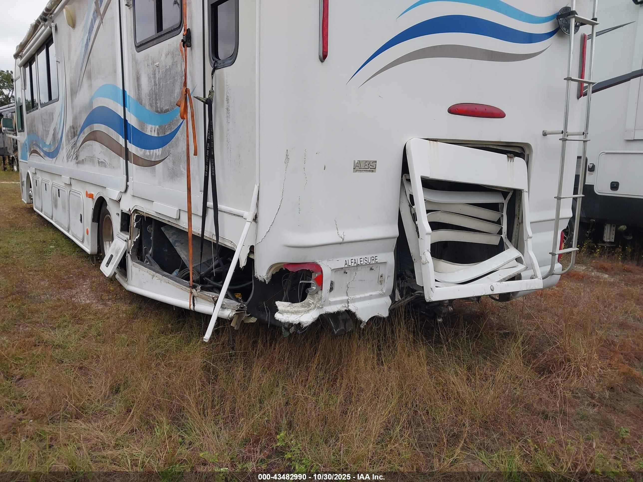 FREIGHTLINER CHASSIS image 6