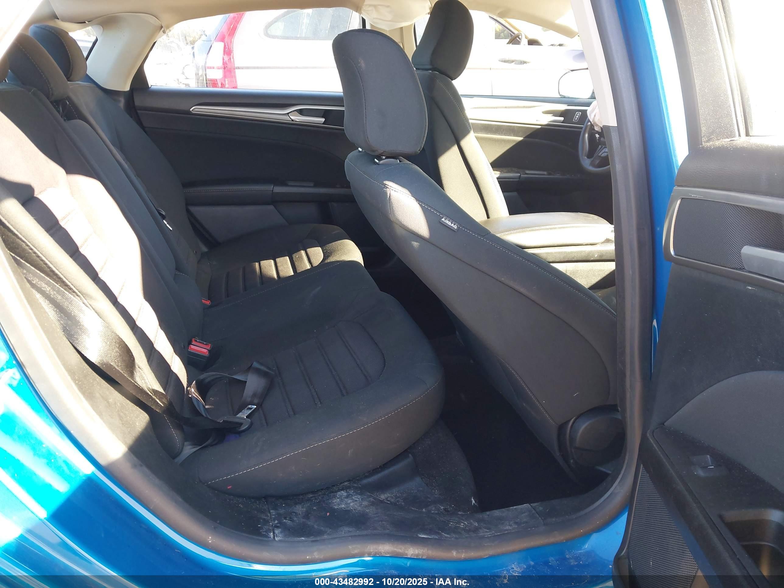 FORD FUSION image 8
