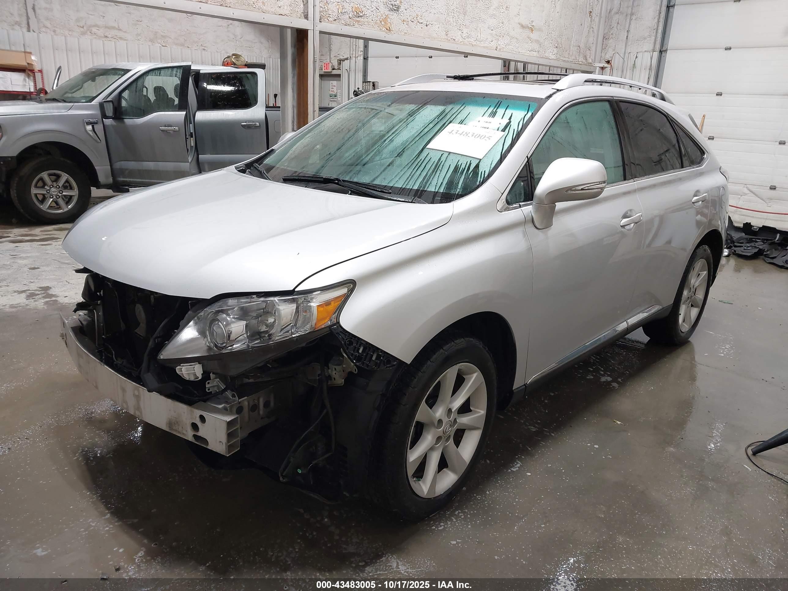 LEXUS RX image 2